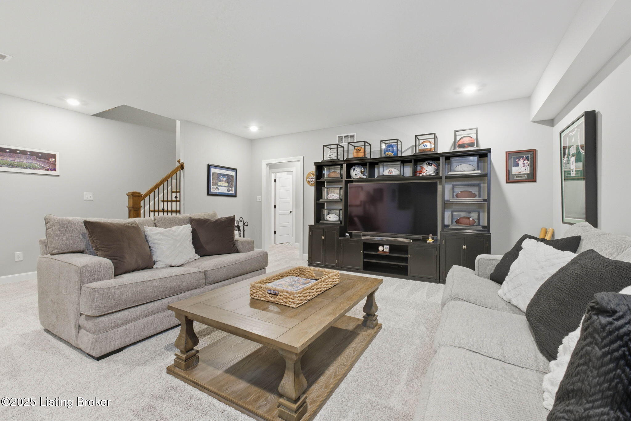 5525 Ruby Falls Dr