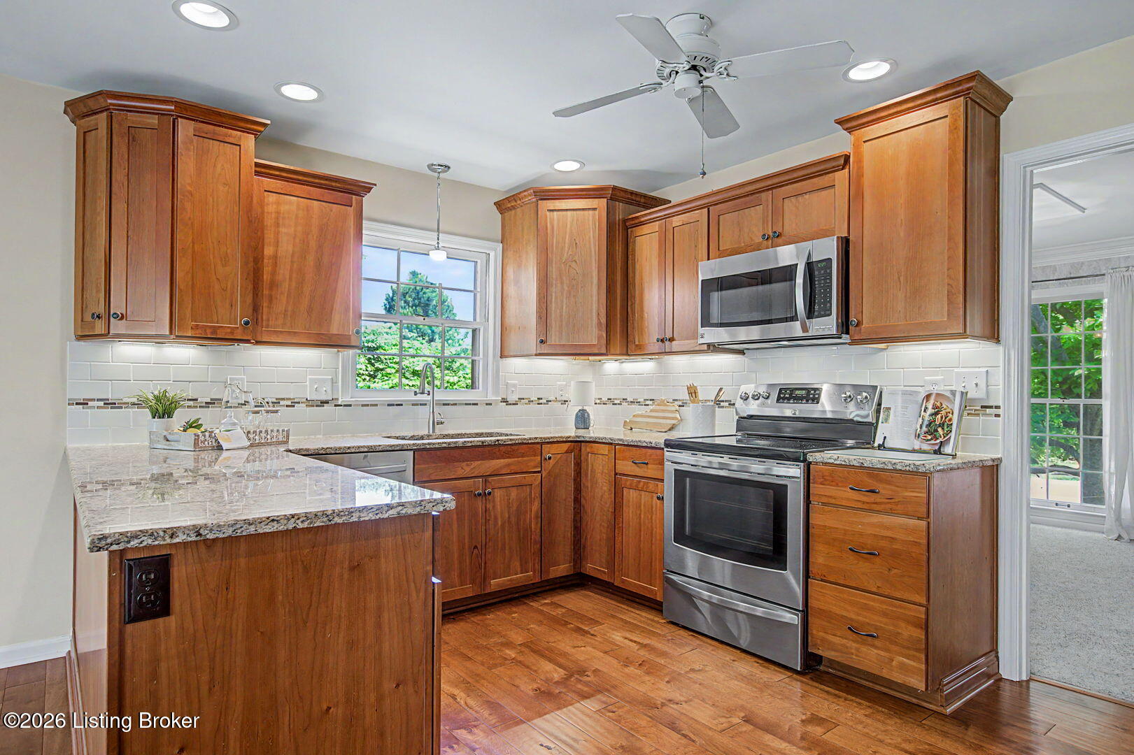 3217 Broeck Pointe Cir