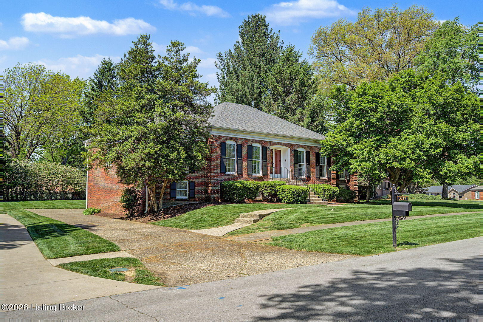 3217 Broeck Pointe Cir