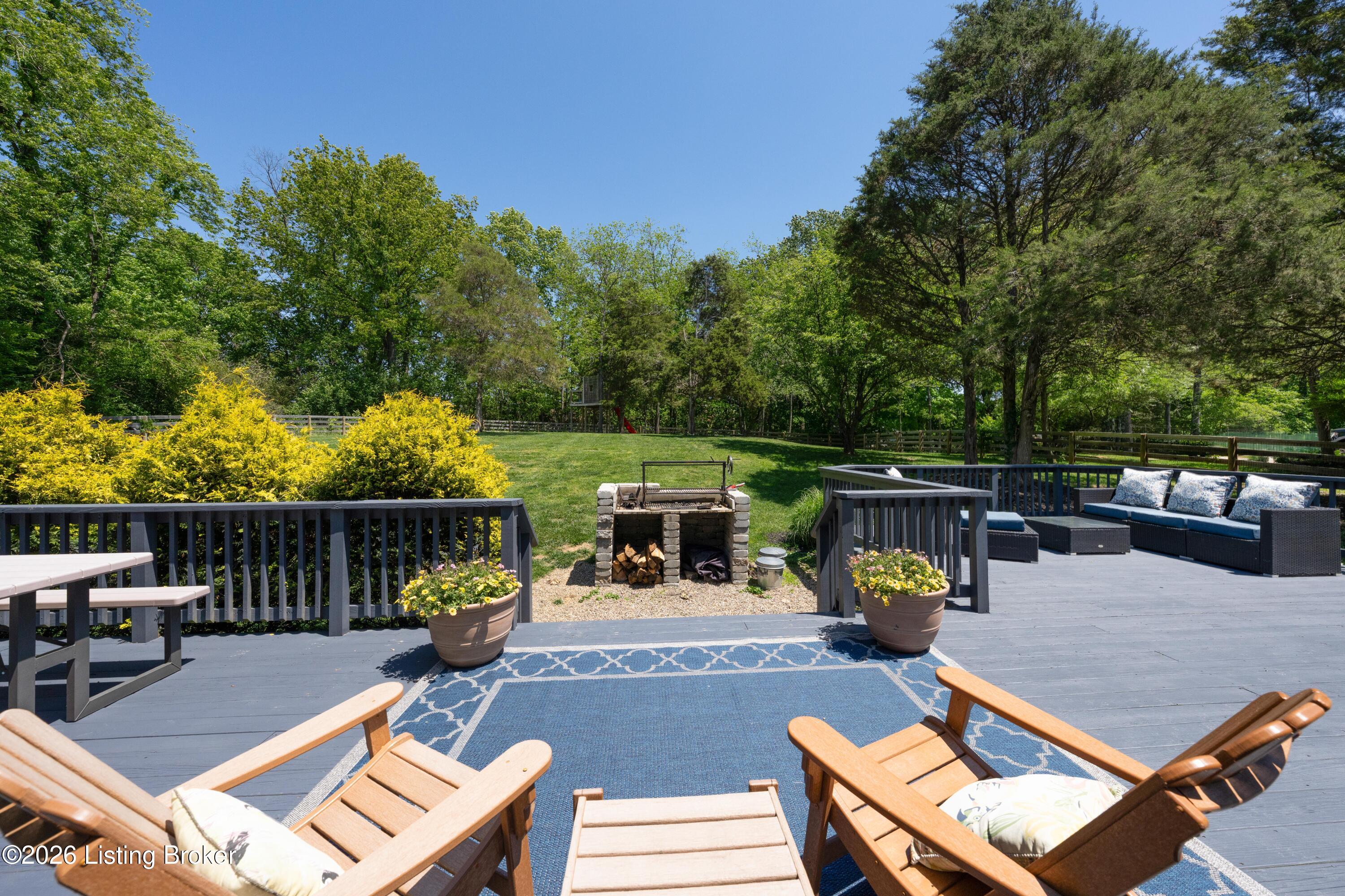7415 Cambridge Dr