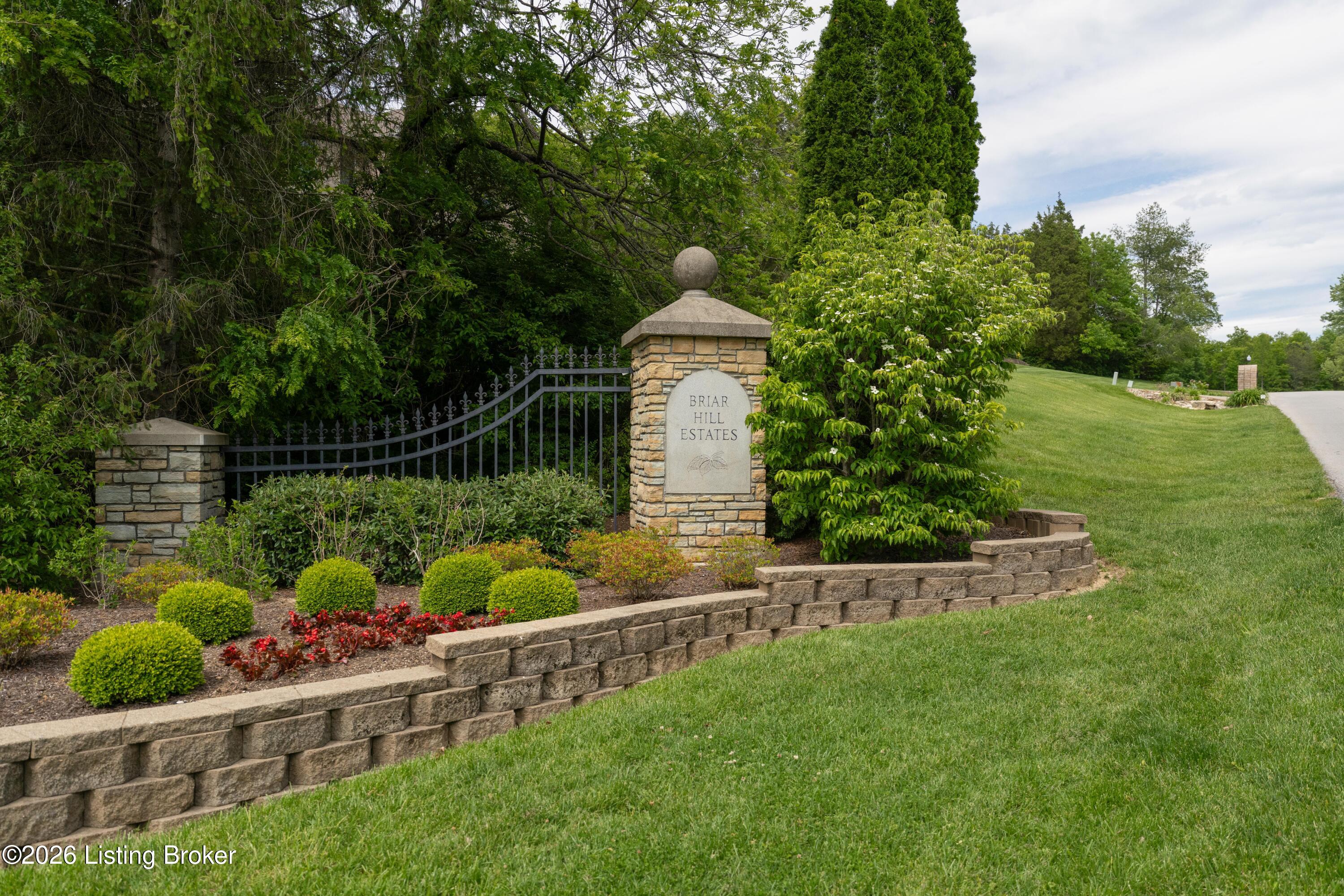 7415 Cambridge Dr