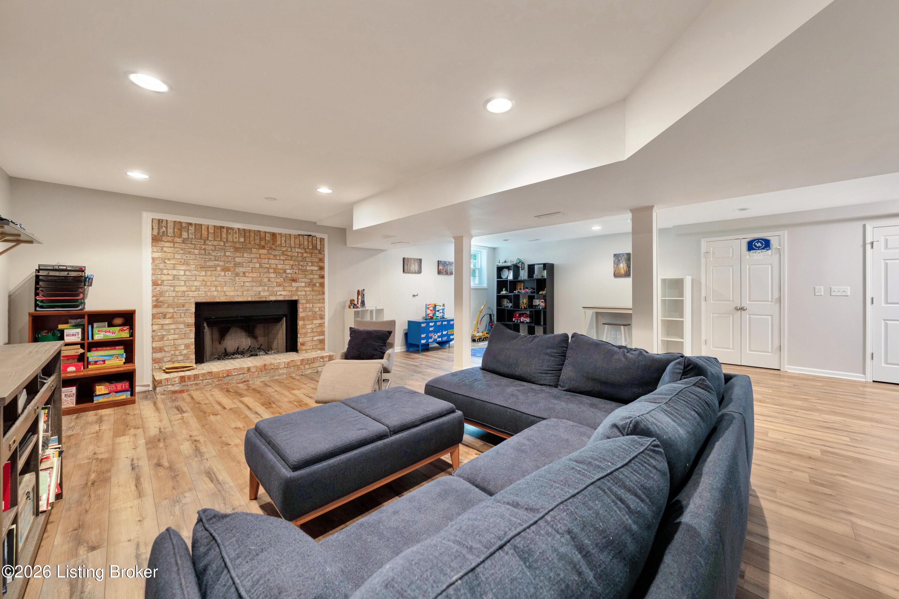 7415 Cambridge Dr