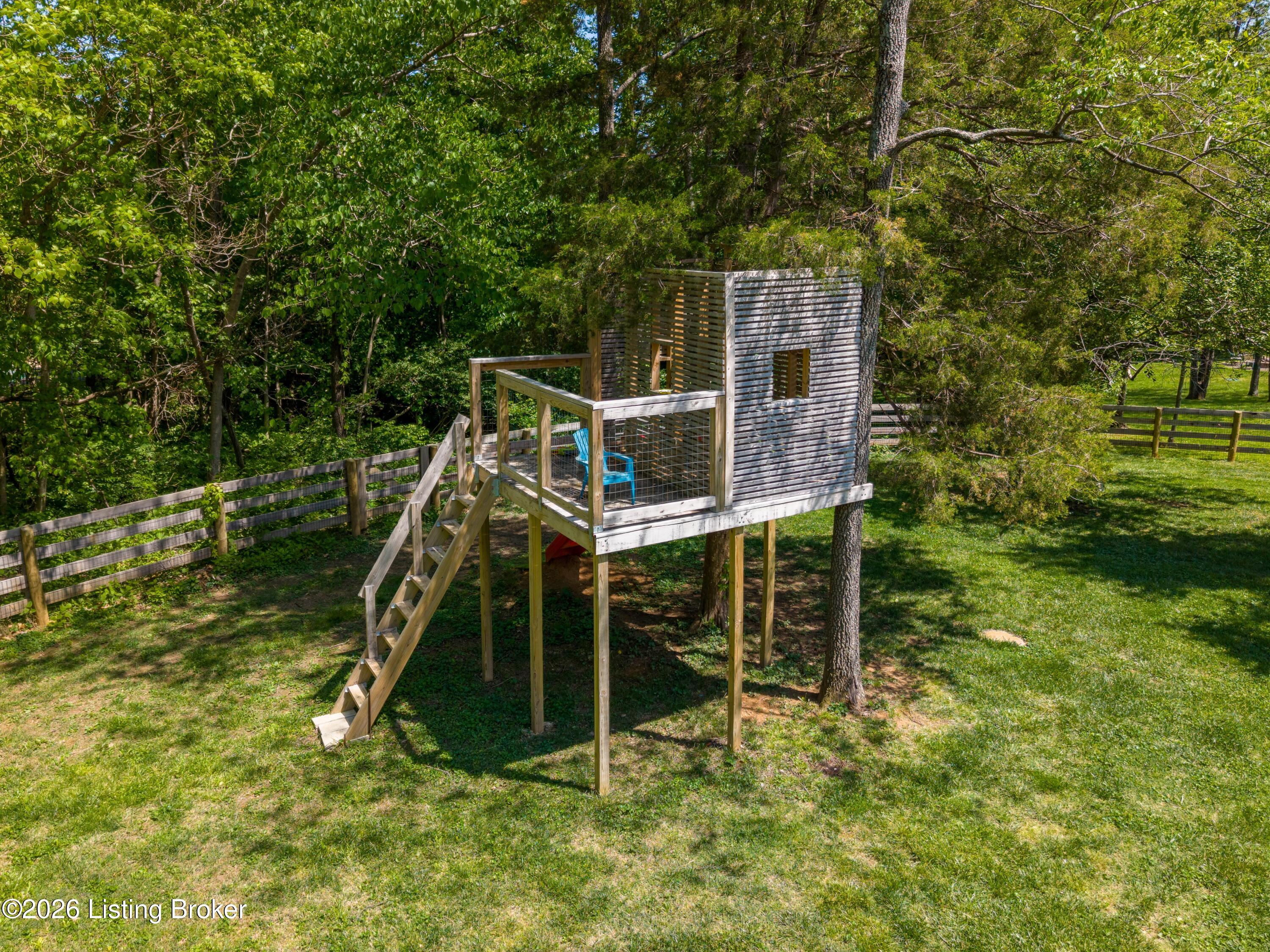 7415 Cambridge Dr