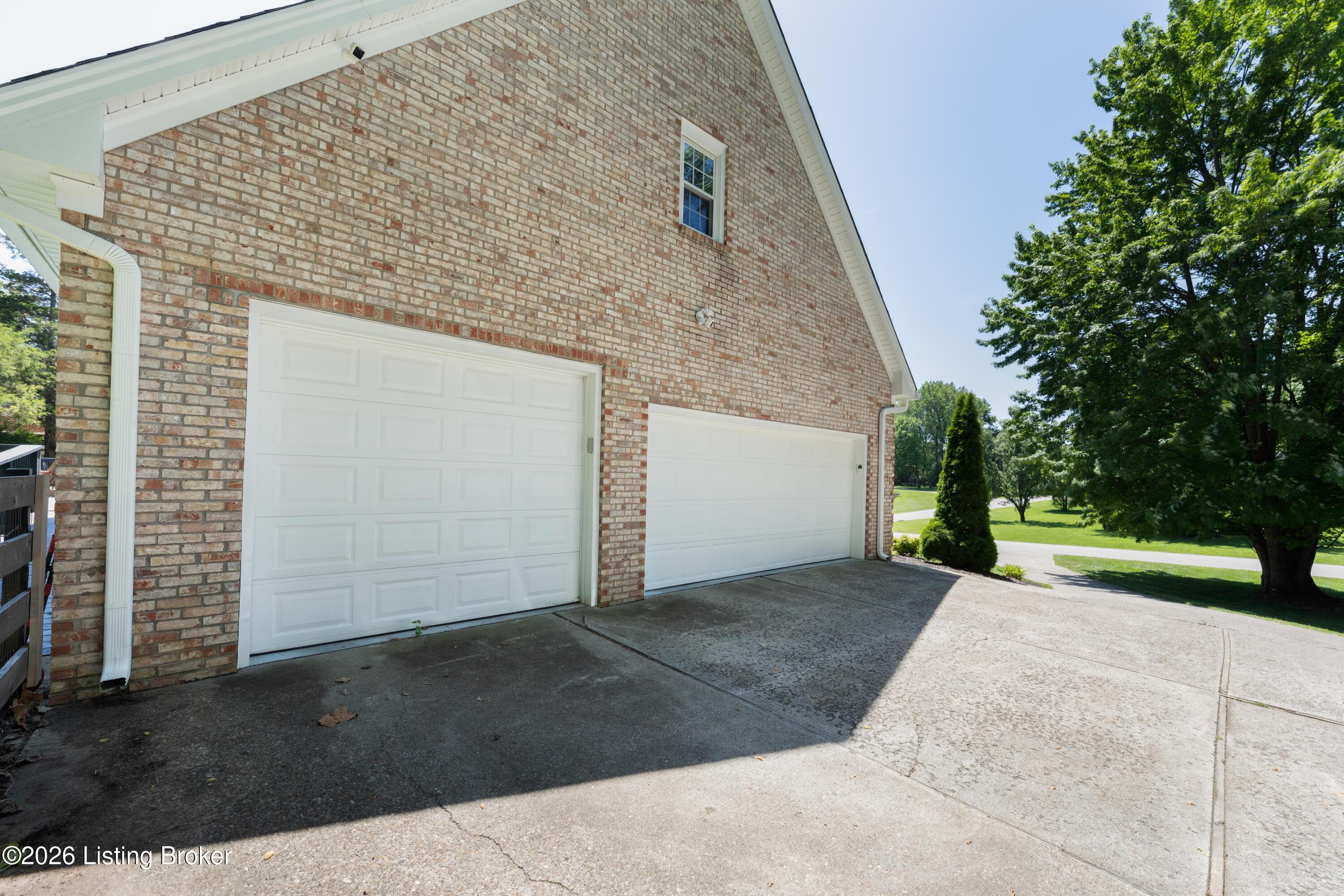 7415 Cambridge Dr
