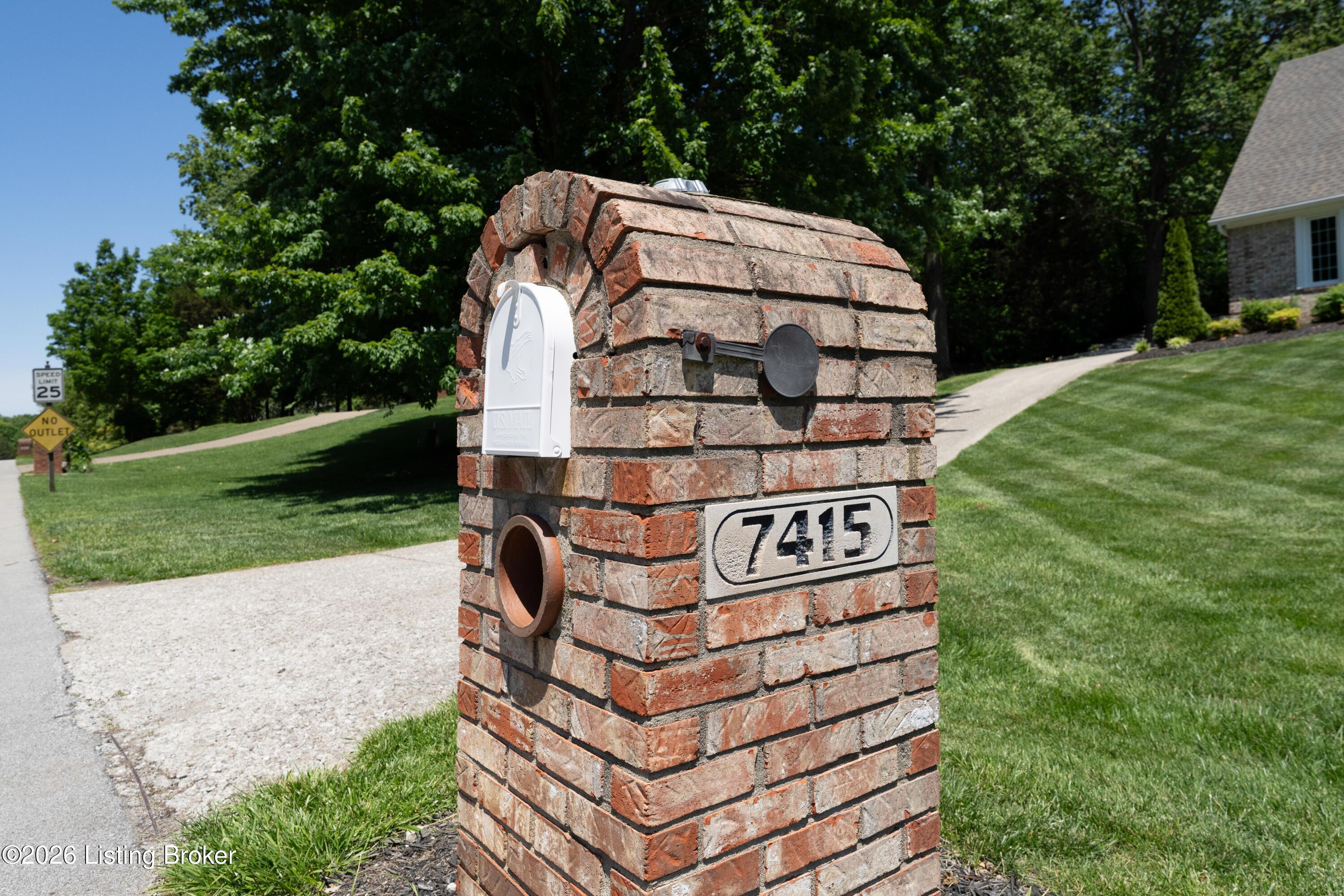 7415 Cambridge Dr