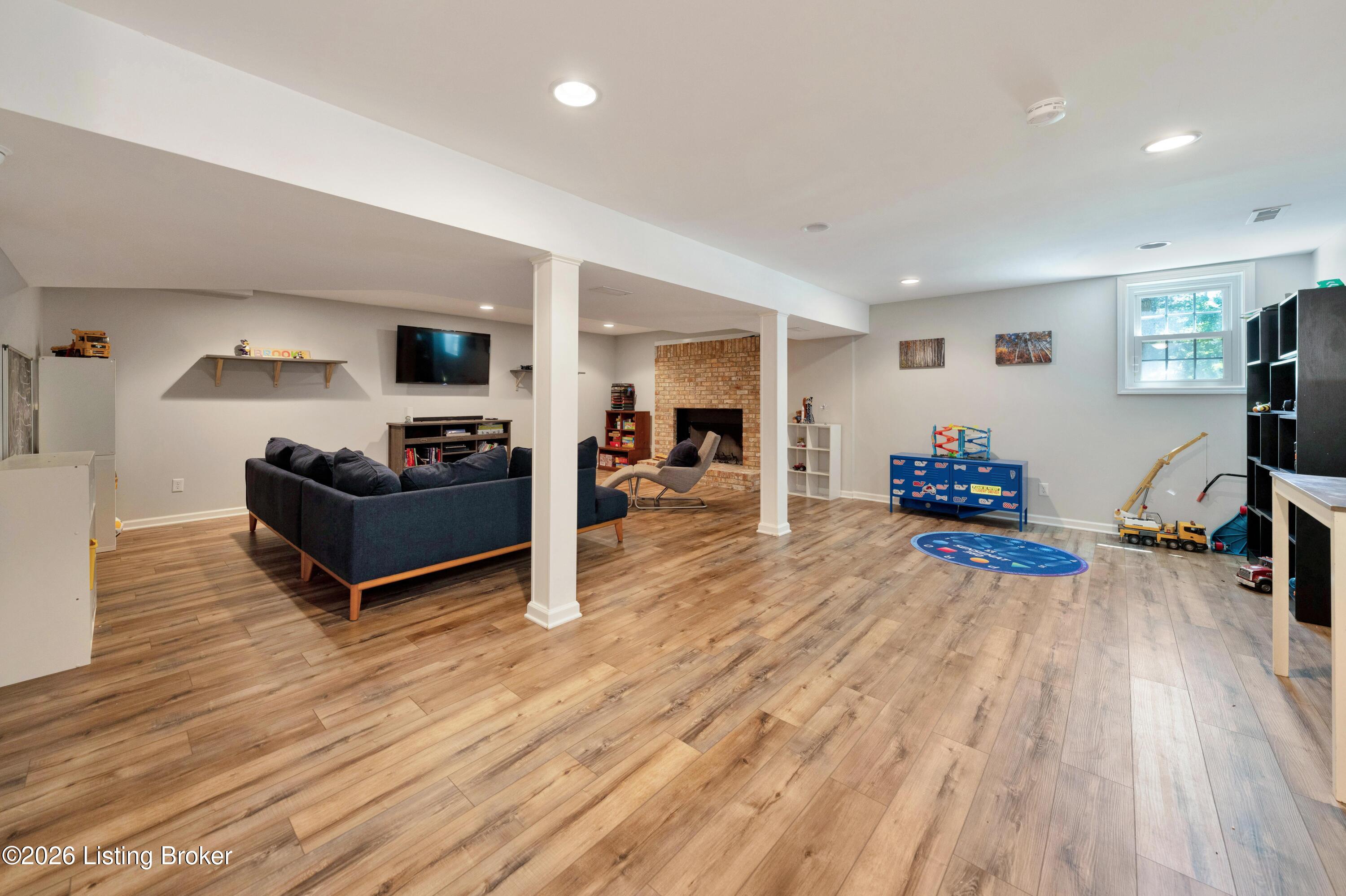 7415 Cambridge Dr