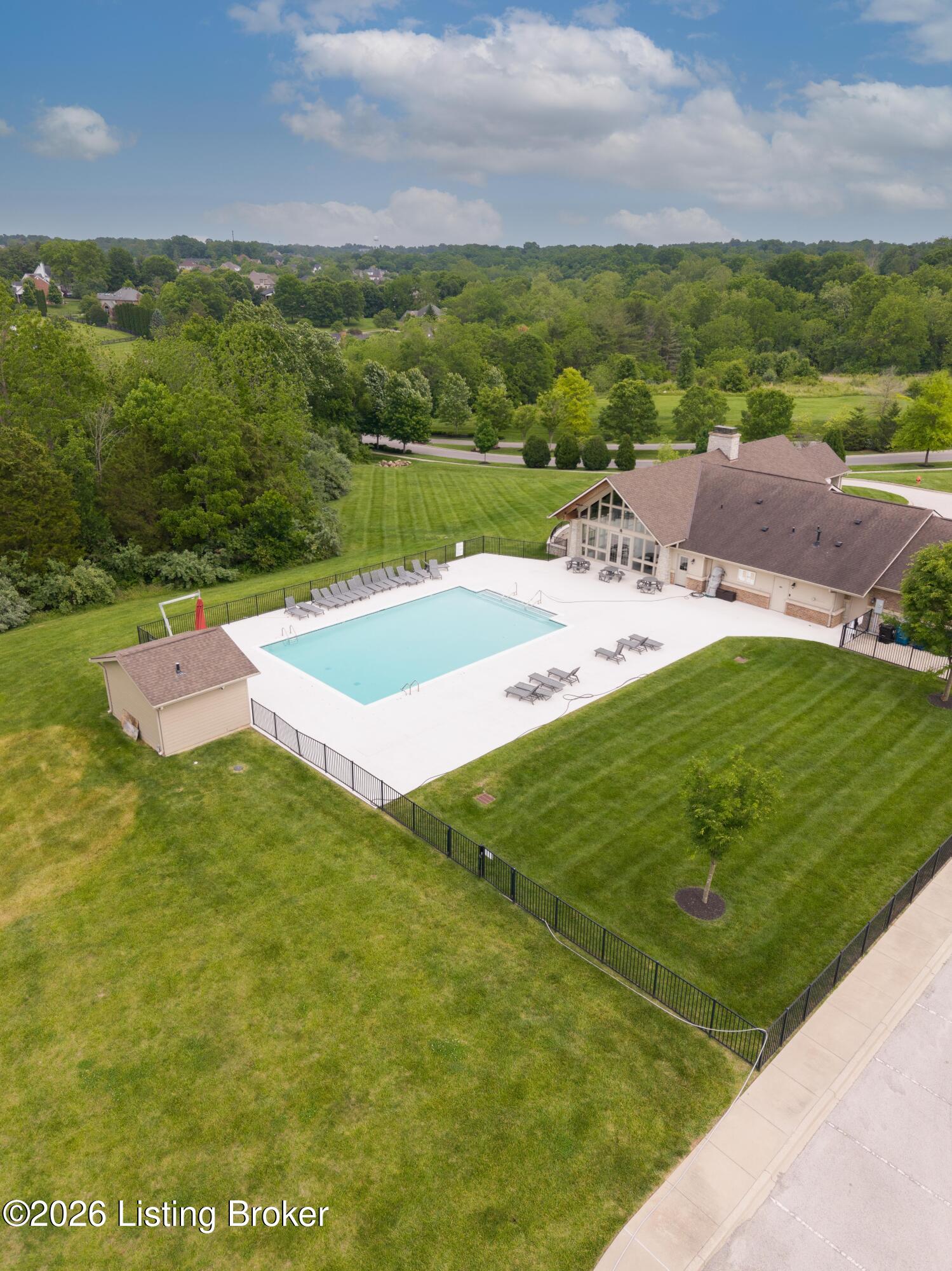 7488 Edith Way