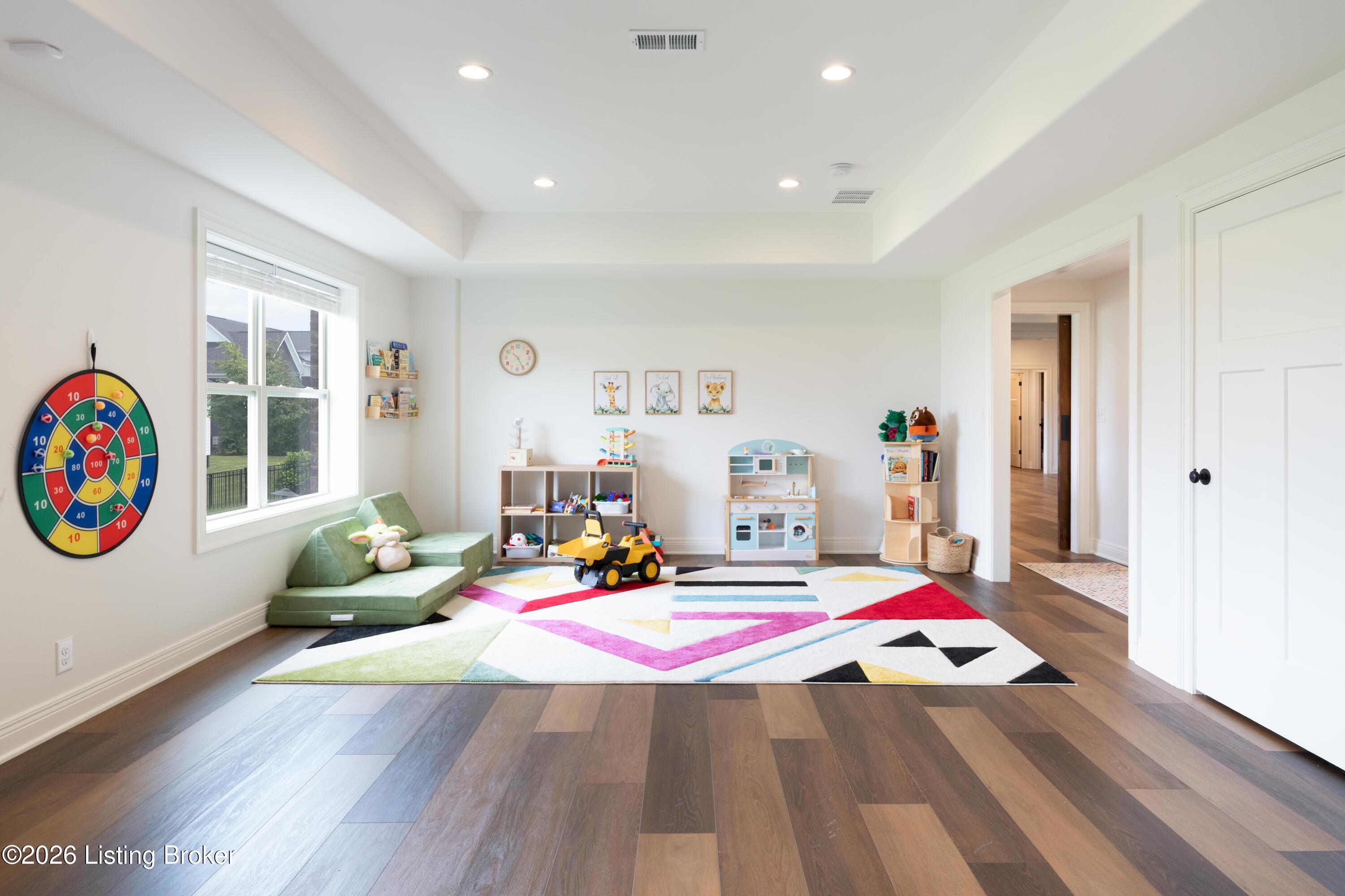 7488 Edith Way