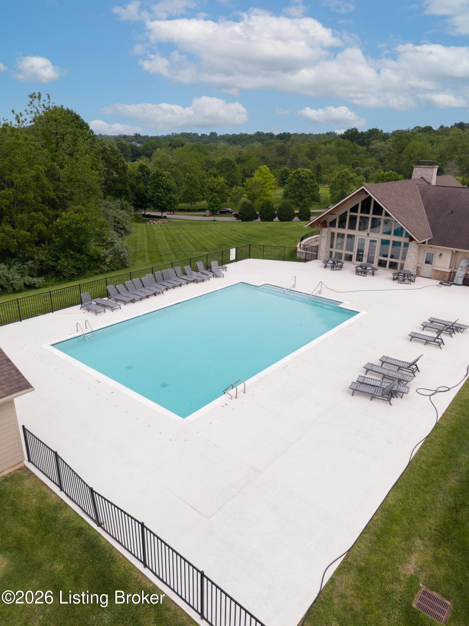 7488 Edith Way