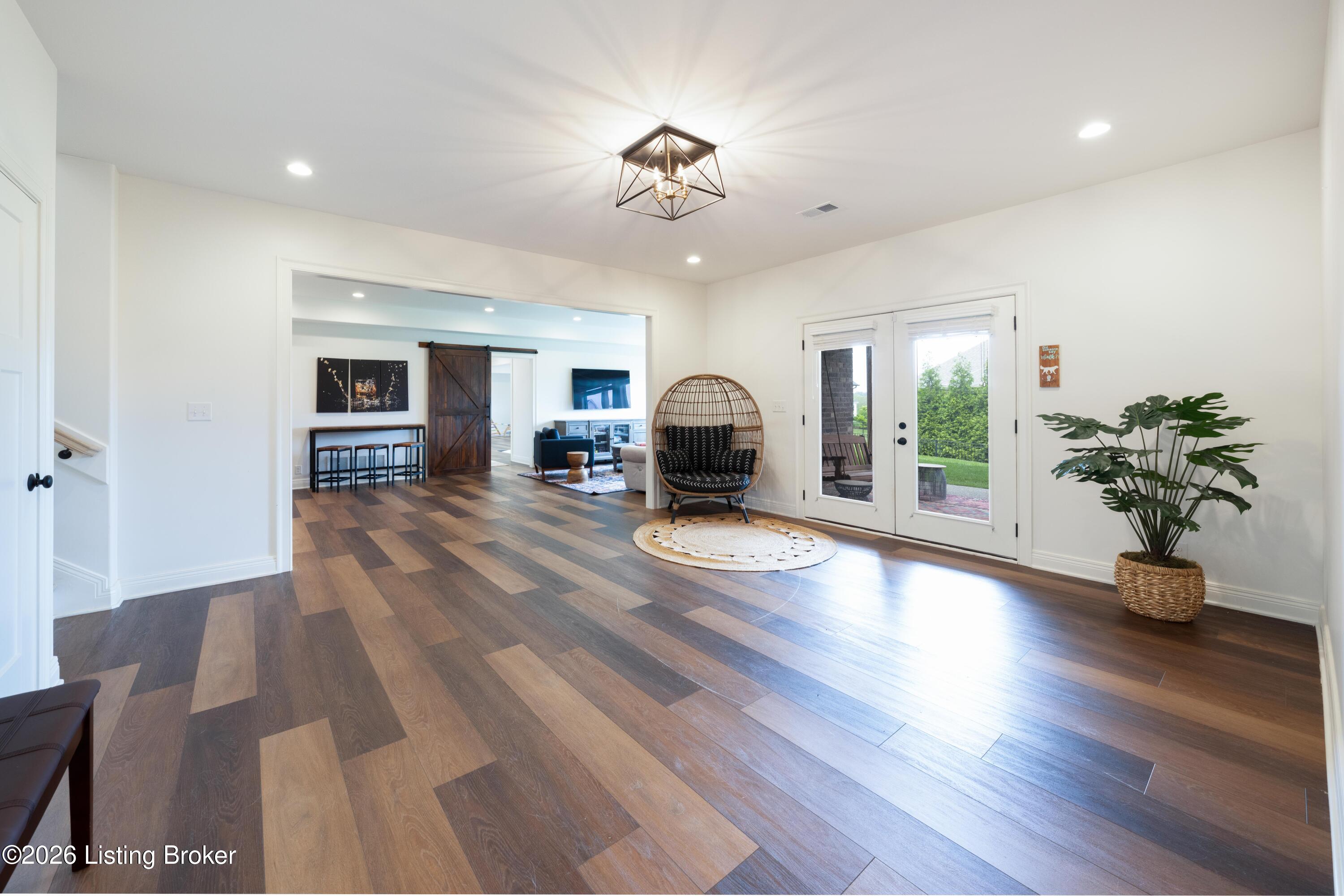 7488 Edith Way