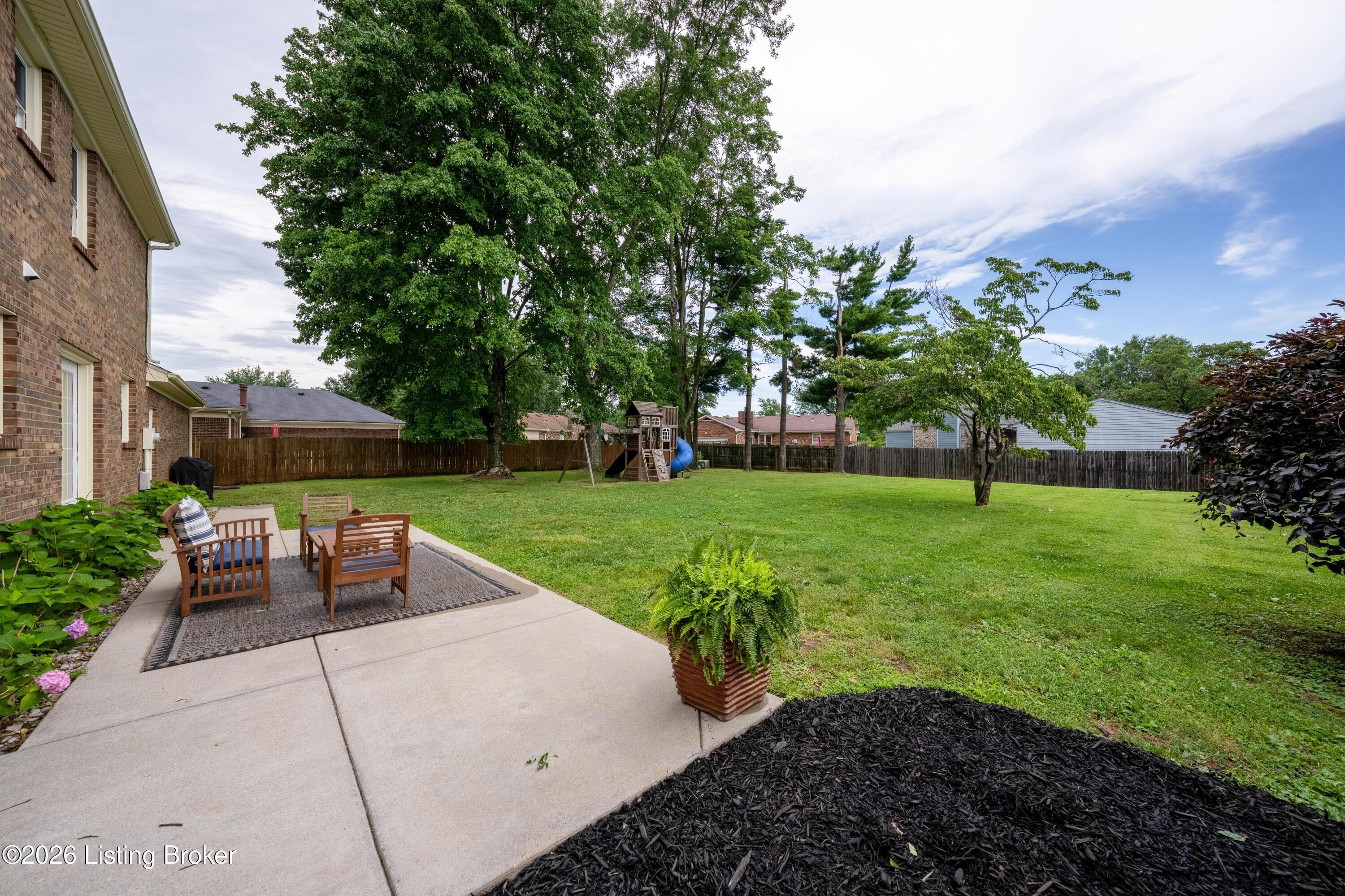 9003 Blossom Ln