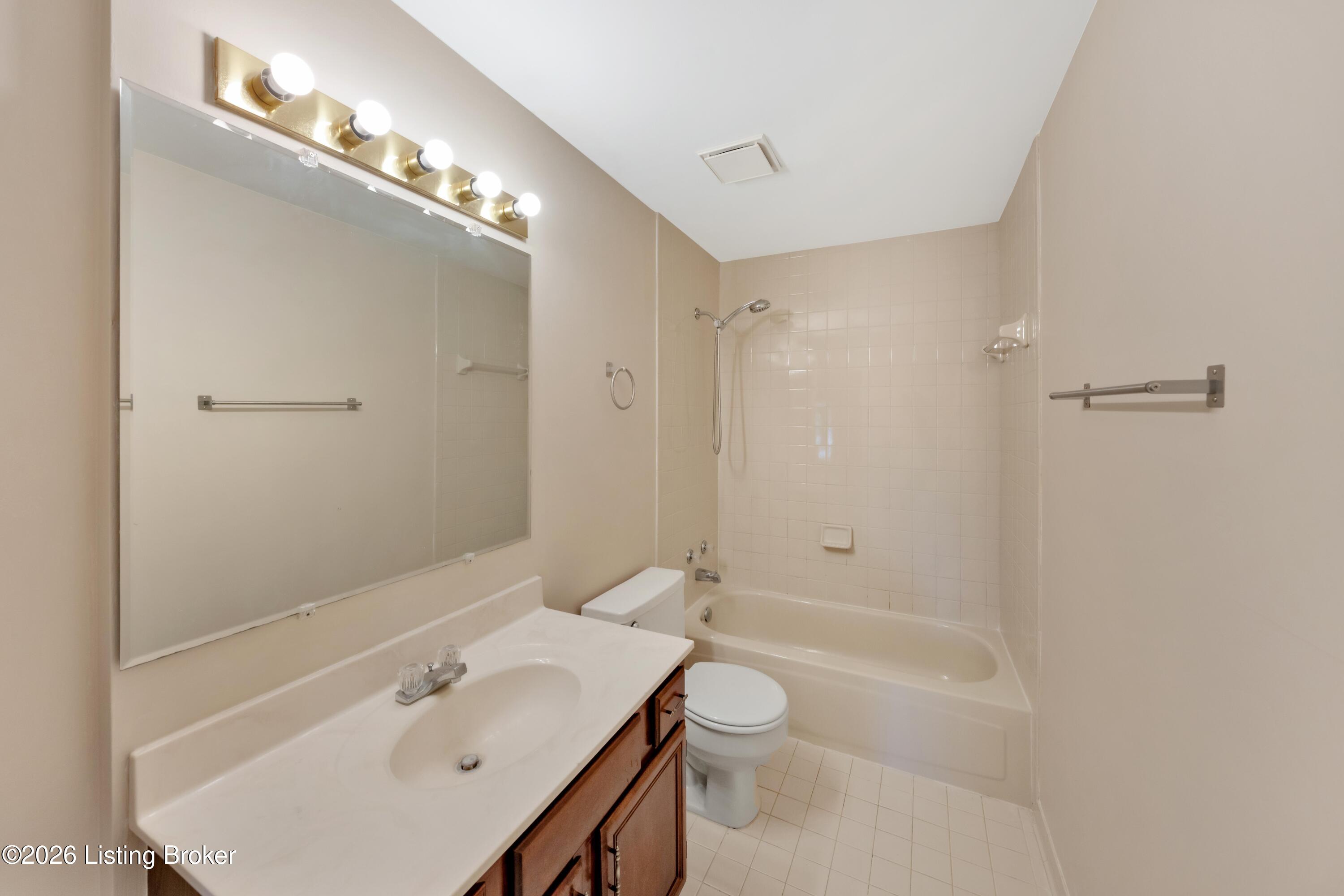 4104 Bay Pointe Dr