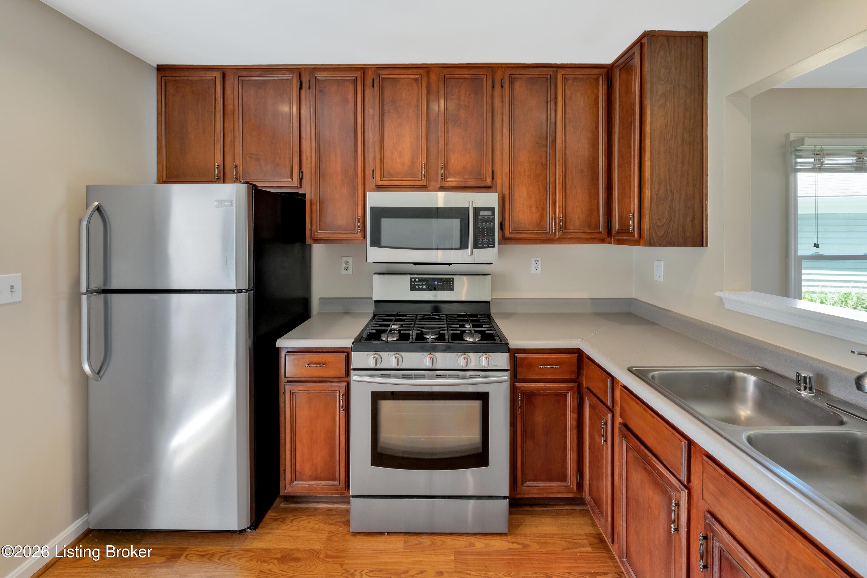 4104 Bay Pointe Dr