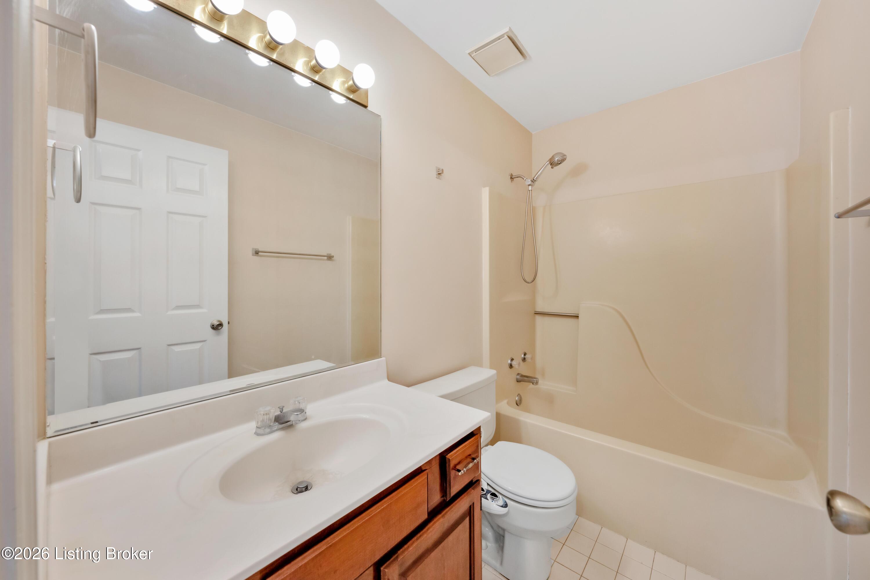 4104 Bay Pointe Dr