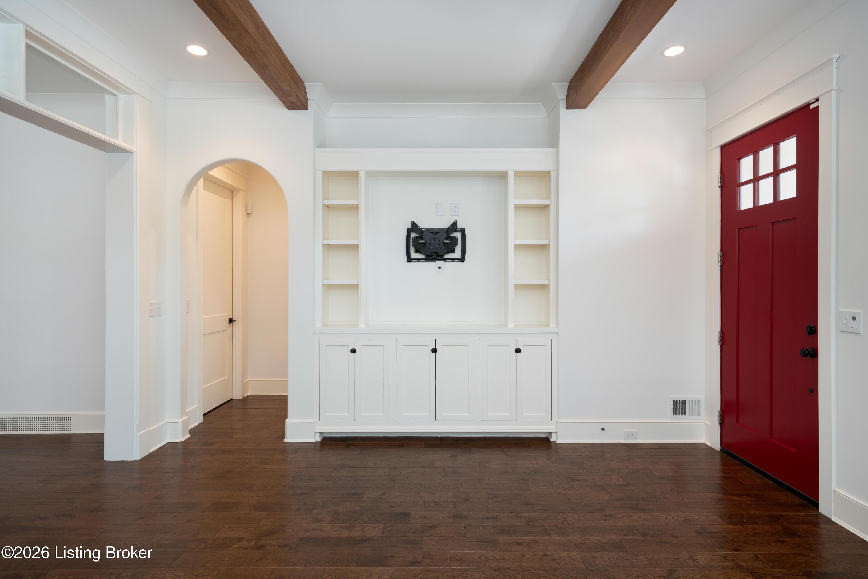 6410 Meeting St