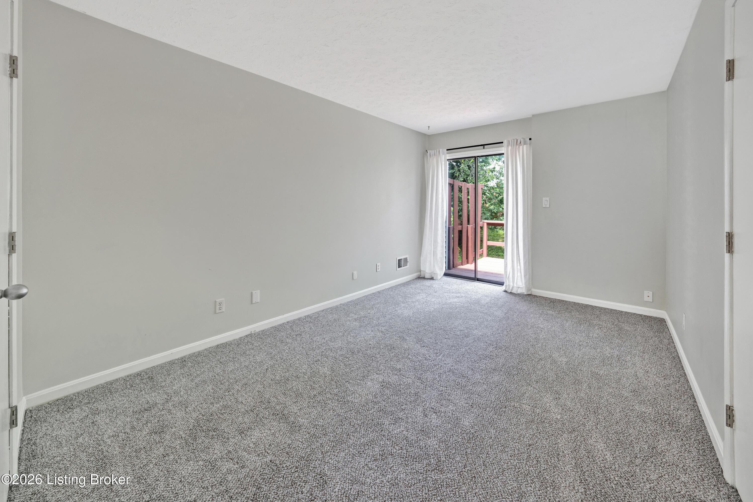 10787 Colonial Woods Way