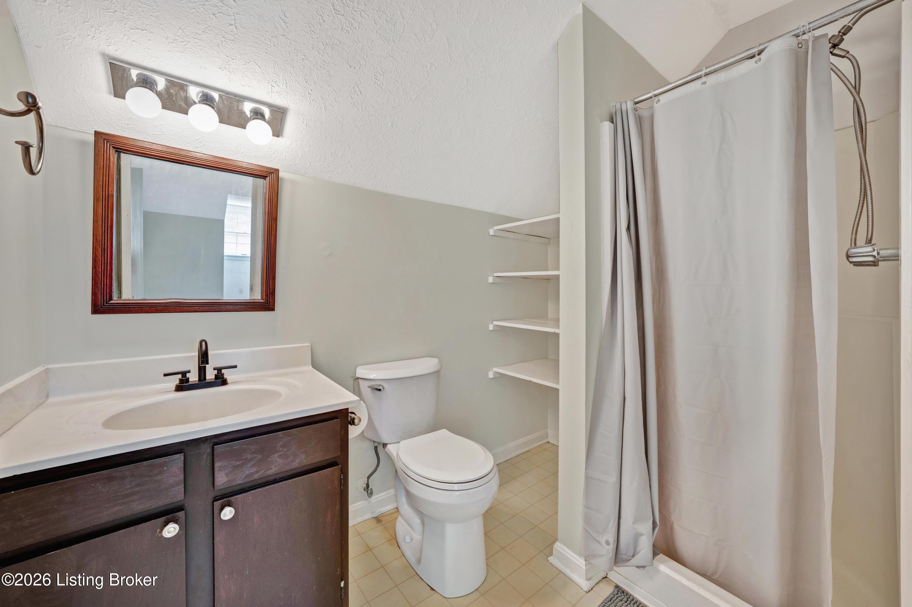 10787 Colonial Woods Way