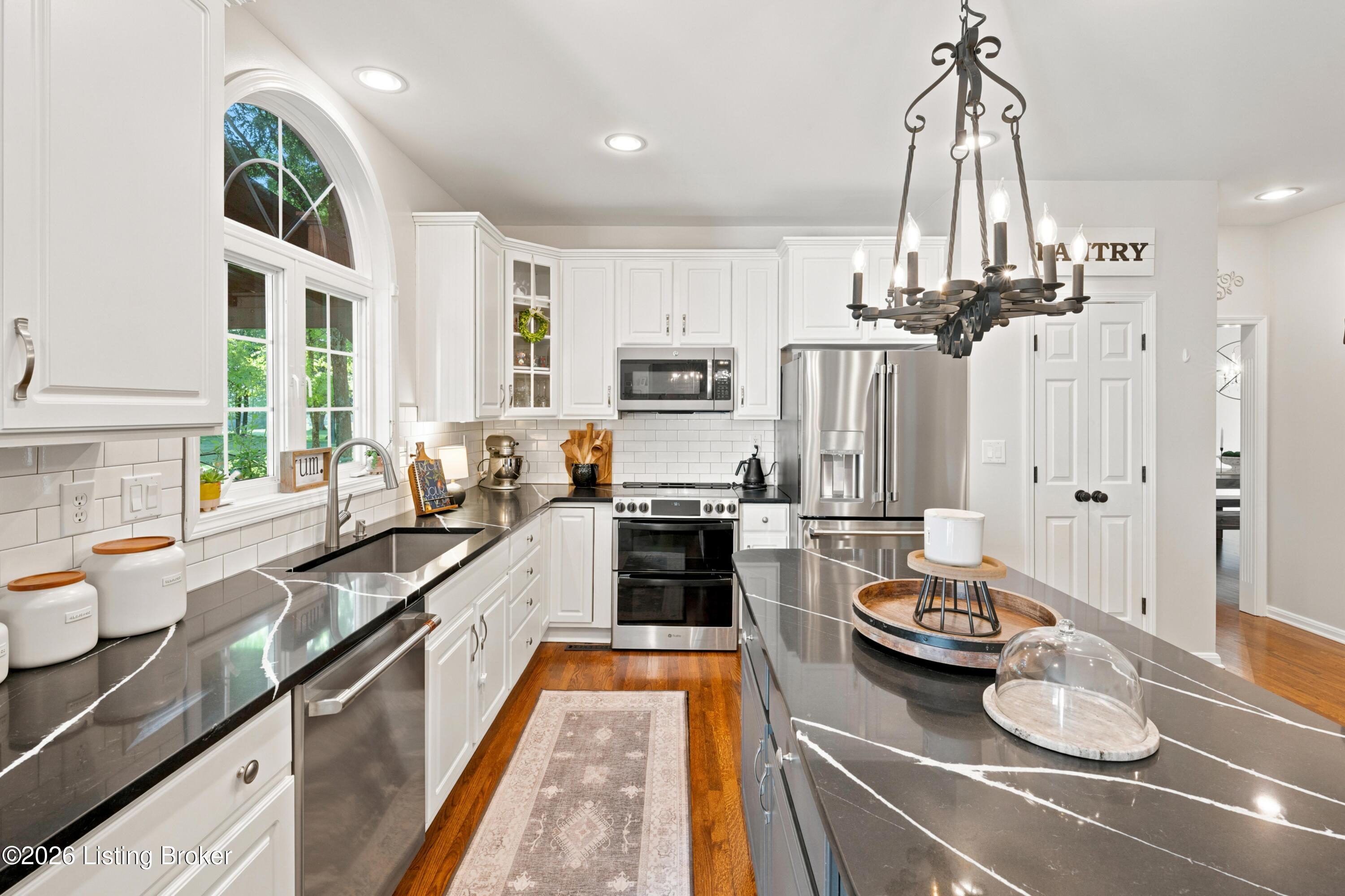 83 Persimmon Ridge Dr