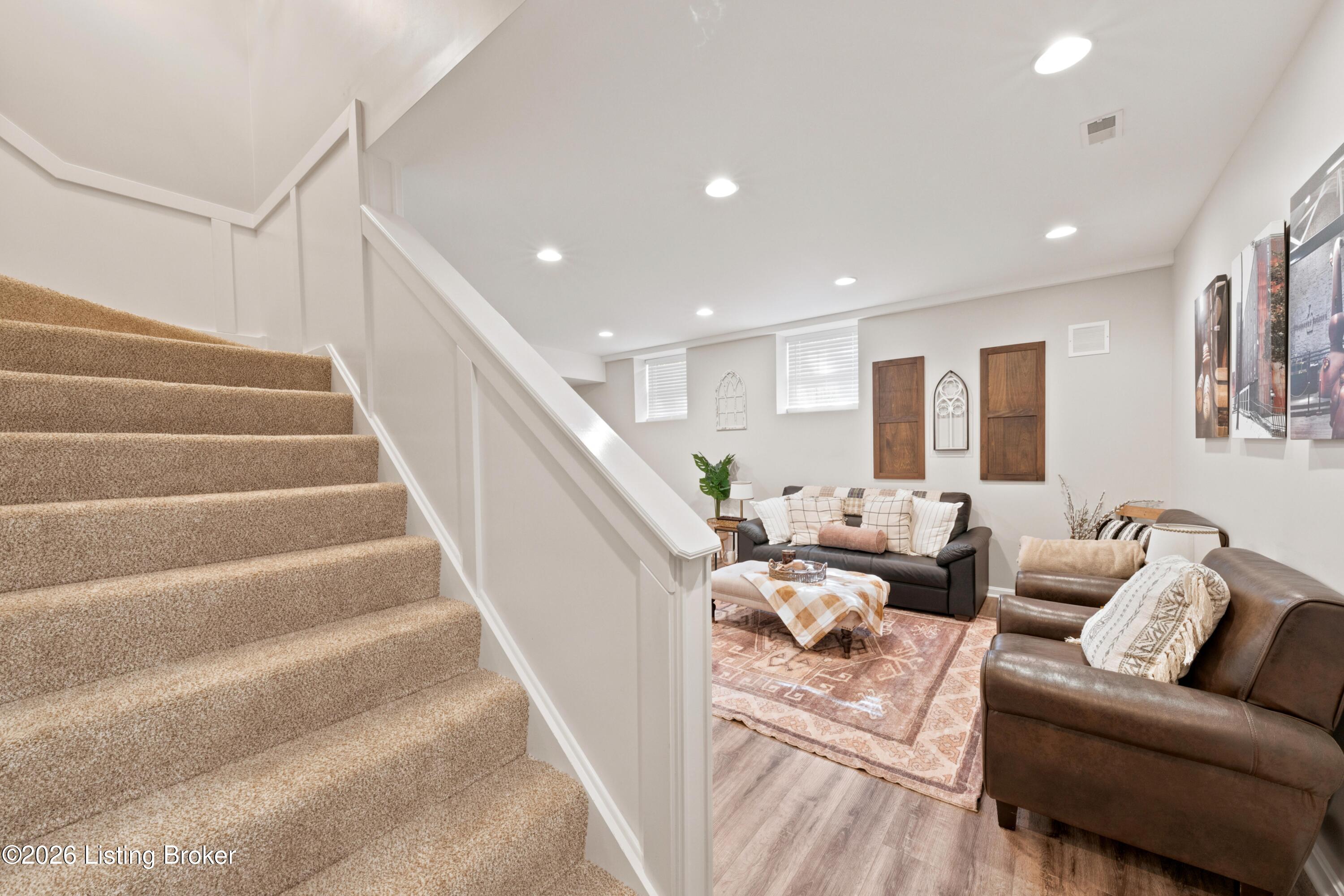83 Persimmon Ridge Dr