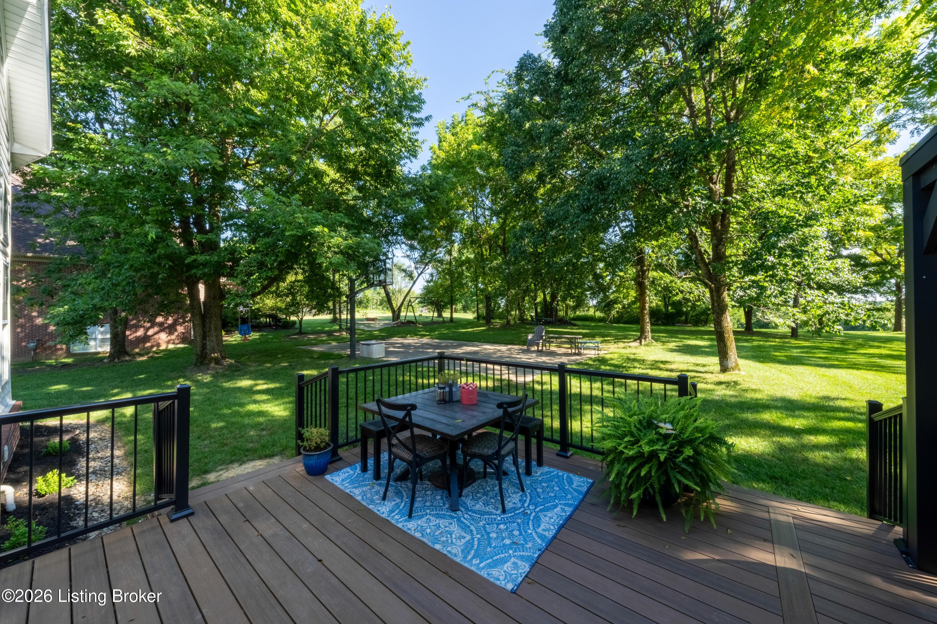 83 Persimmon Ridge Dr