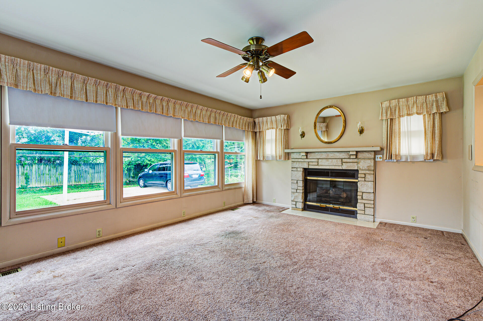2302 Bradford Dr