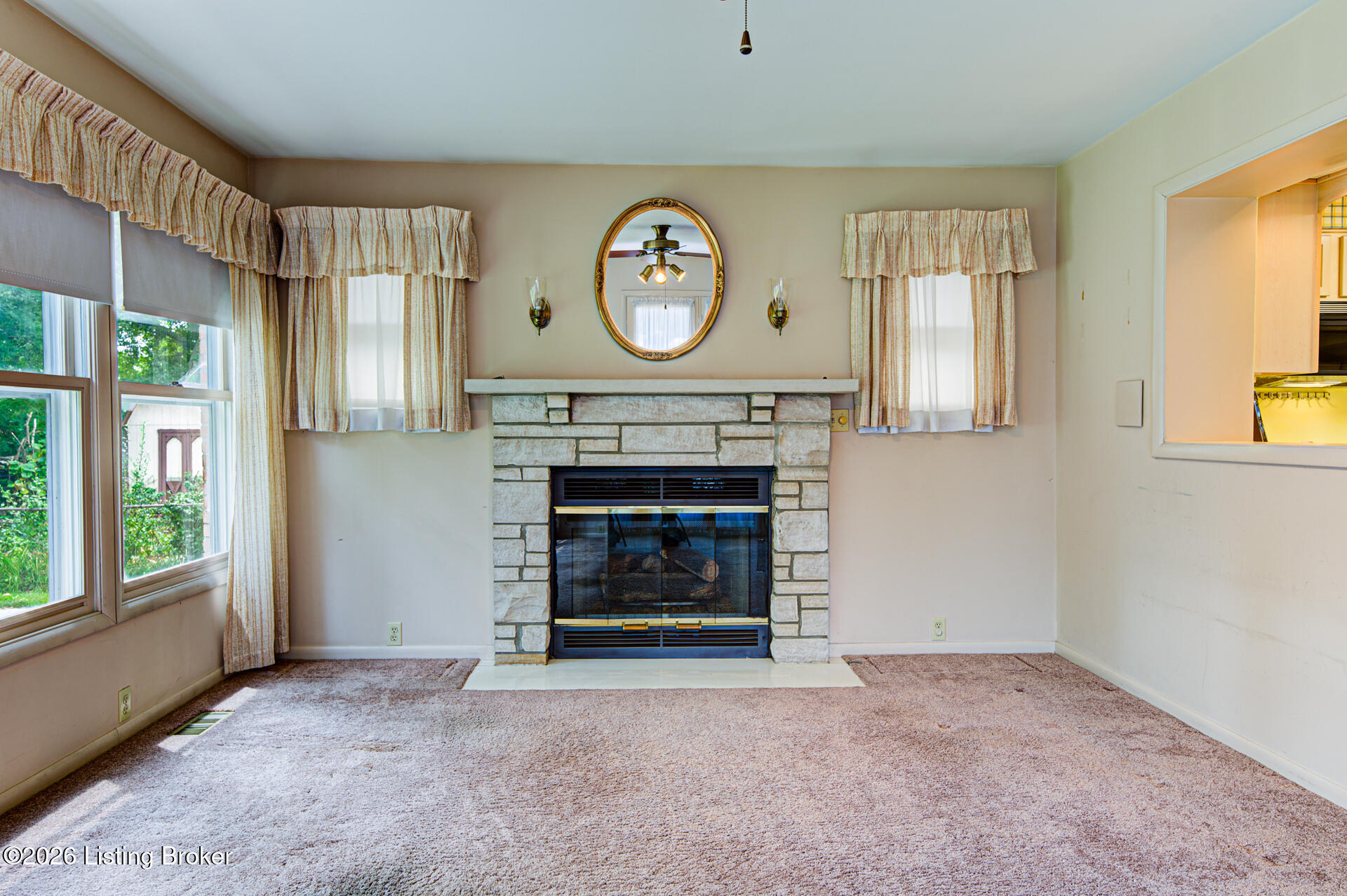2302 Bradford Dr