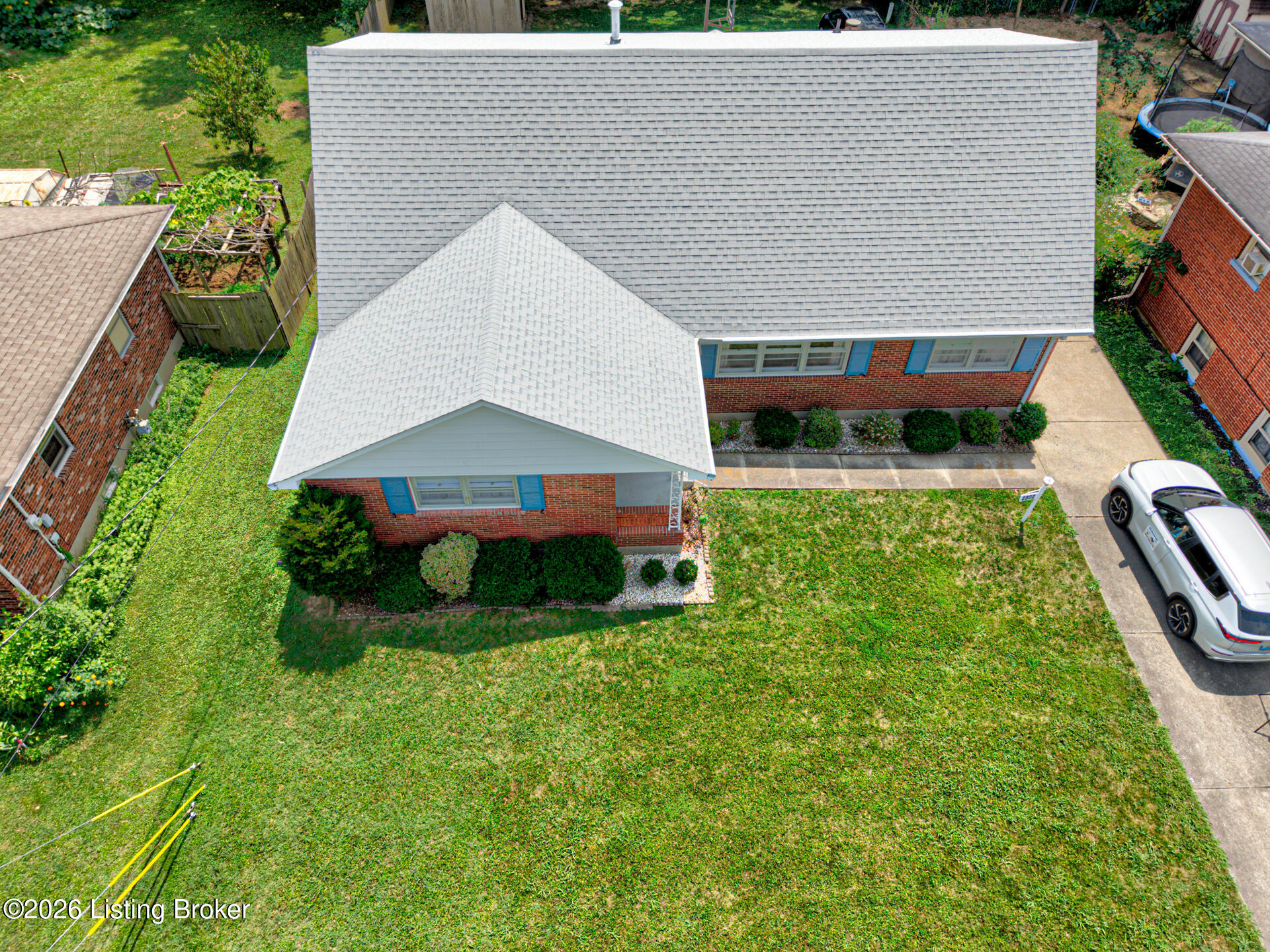 2302 Bradford Dr