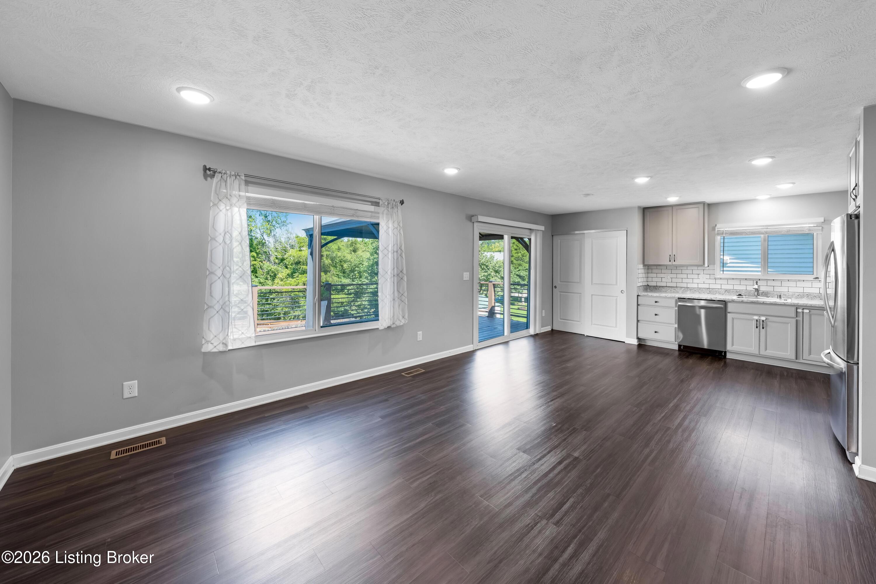 125 Broken Branch Ct