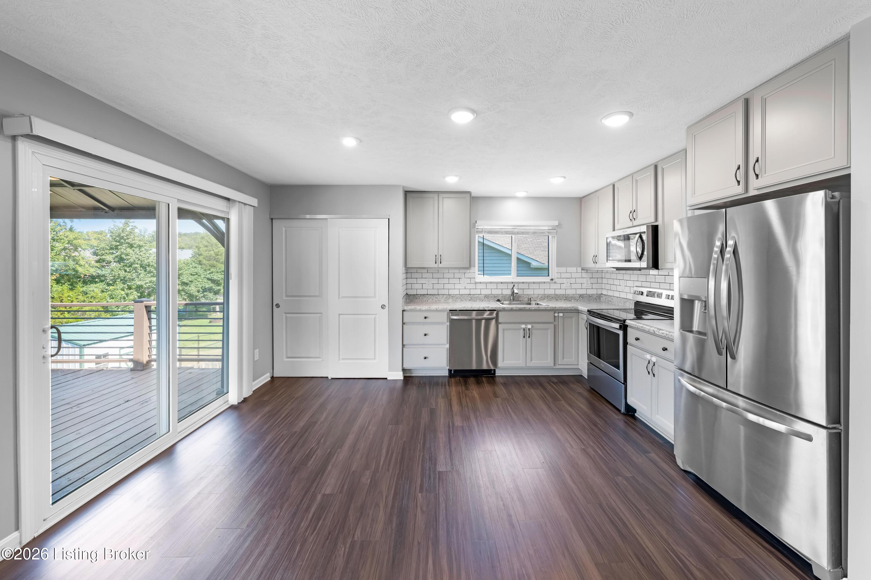 125 Broken Branch Ct