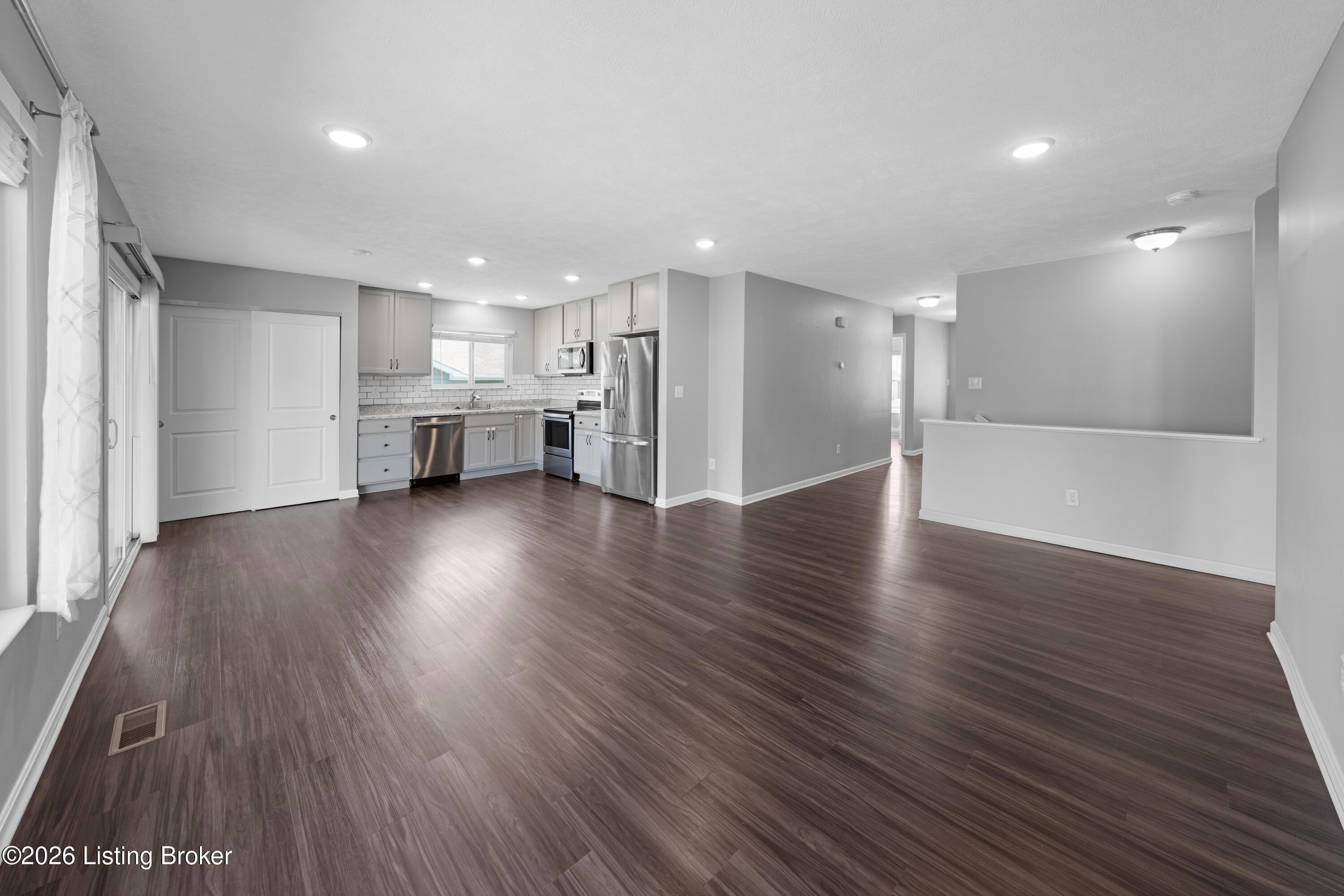 125 Broken Branch Ct