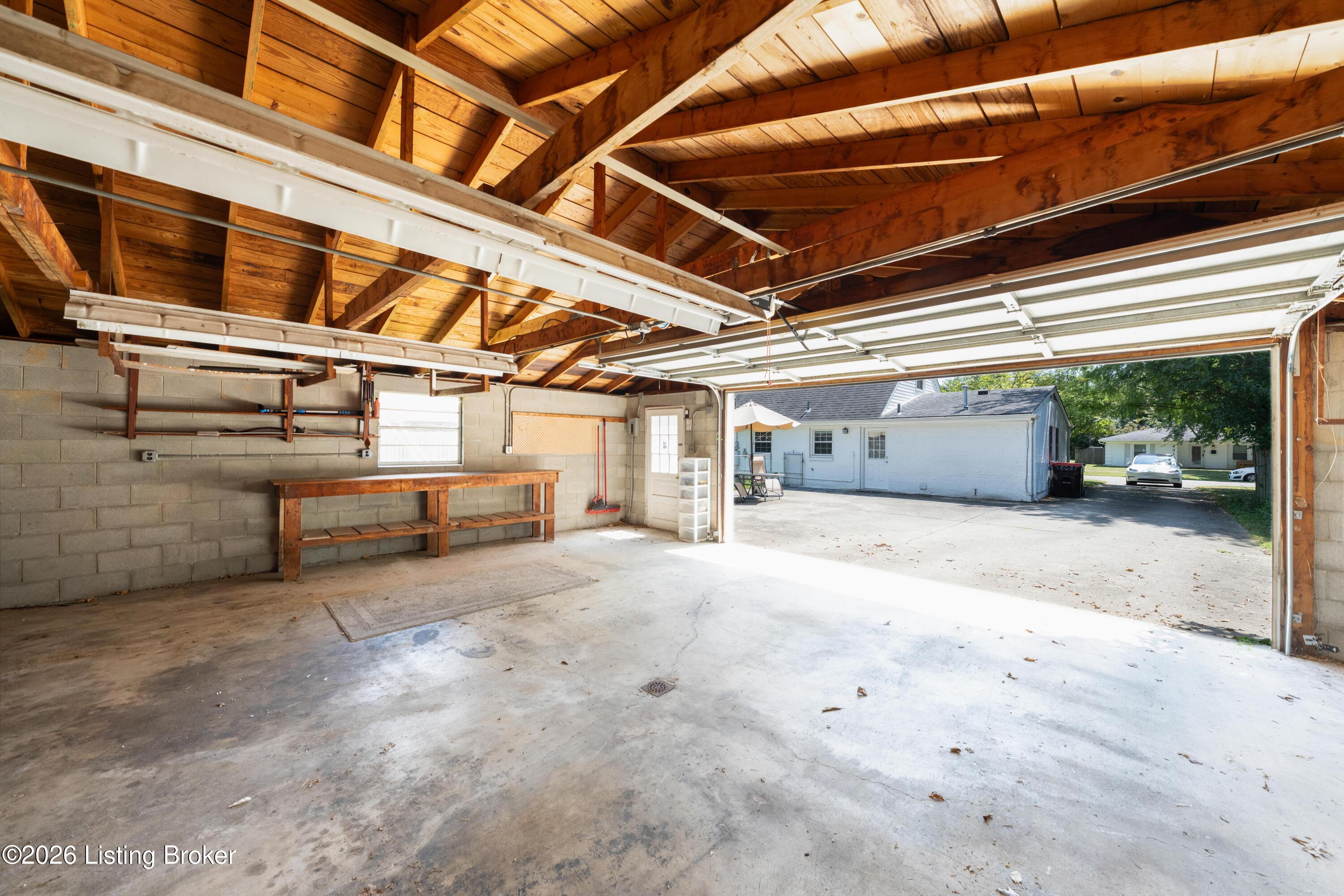 4311 Lynnbrook Dr