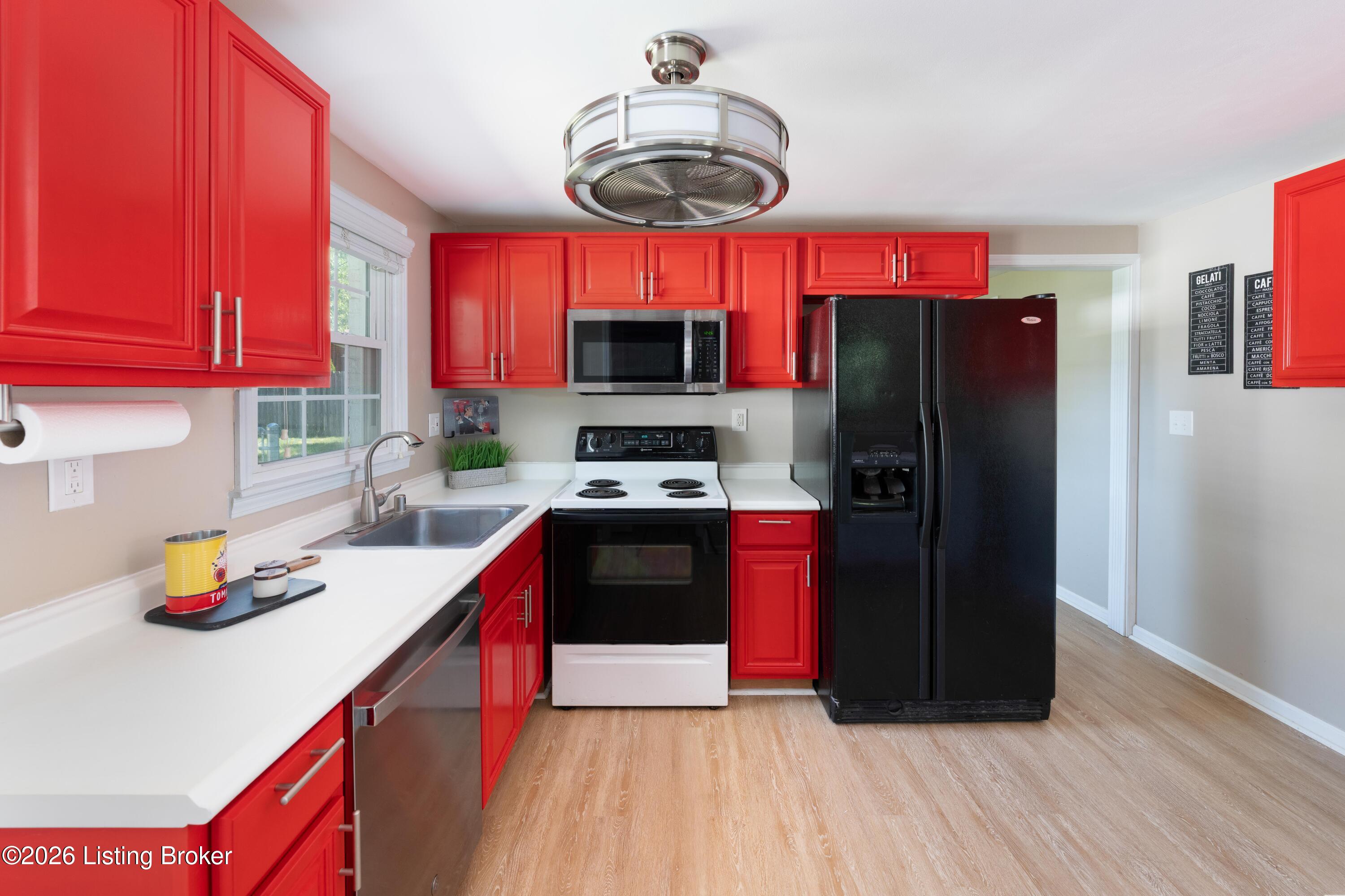 4311 Lynnbrook Dr