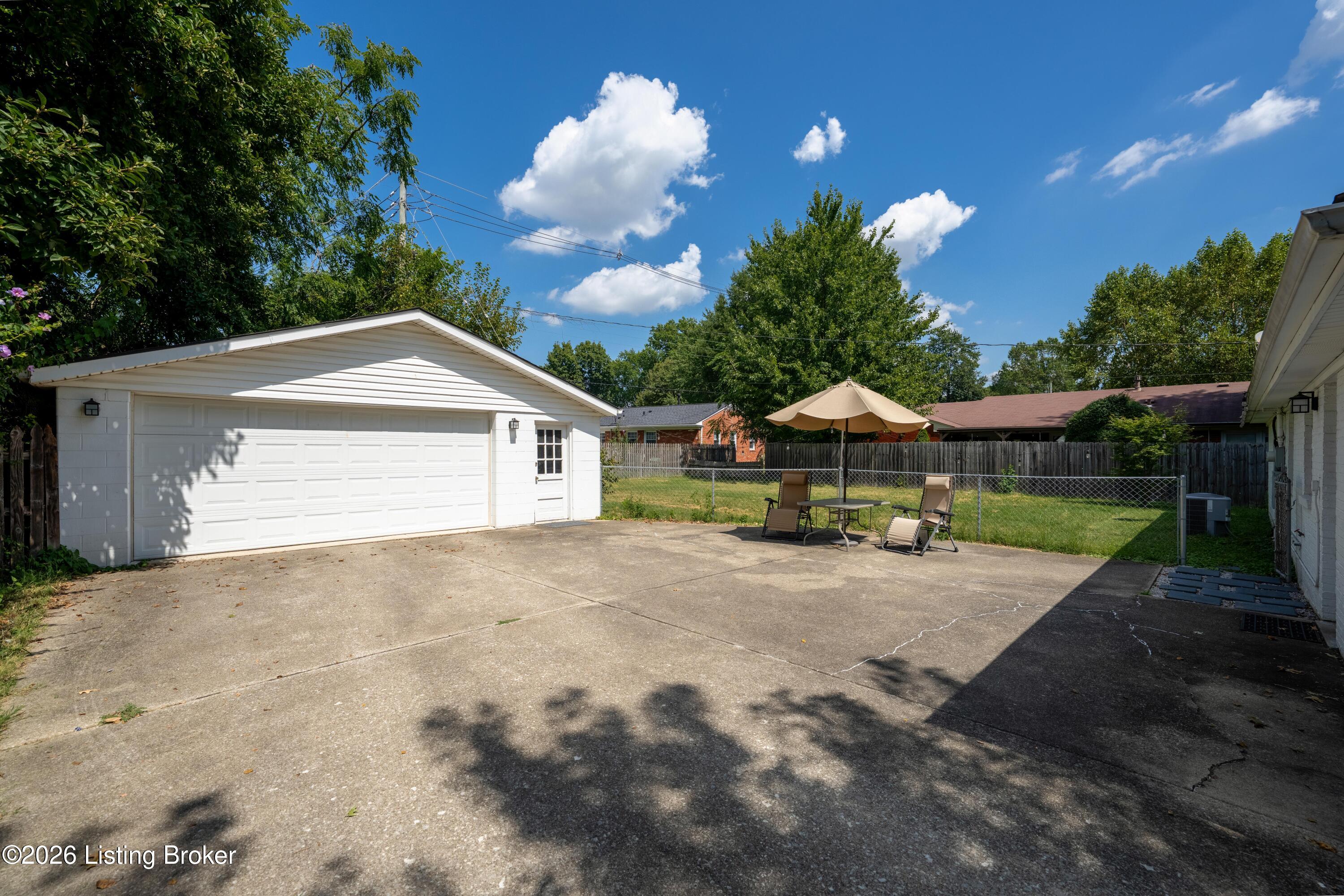 4311 Lynnbrook Dr