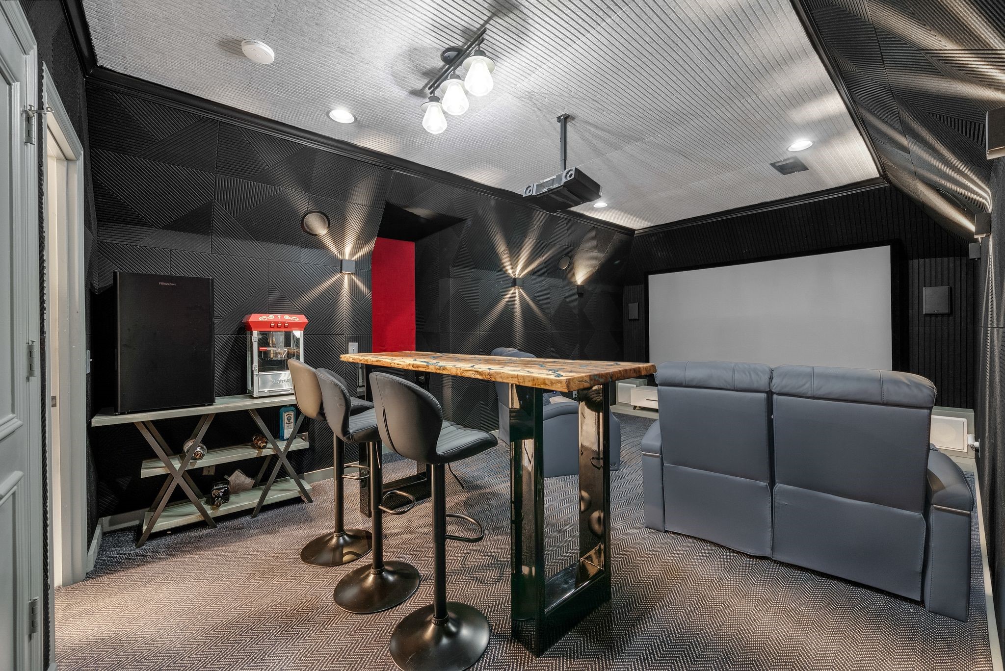 6607 Glendora Avenue