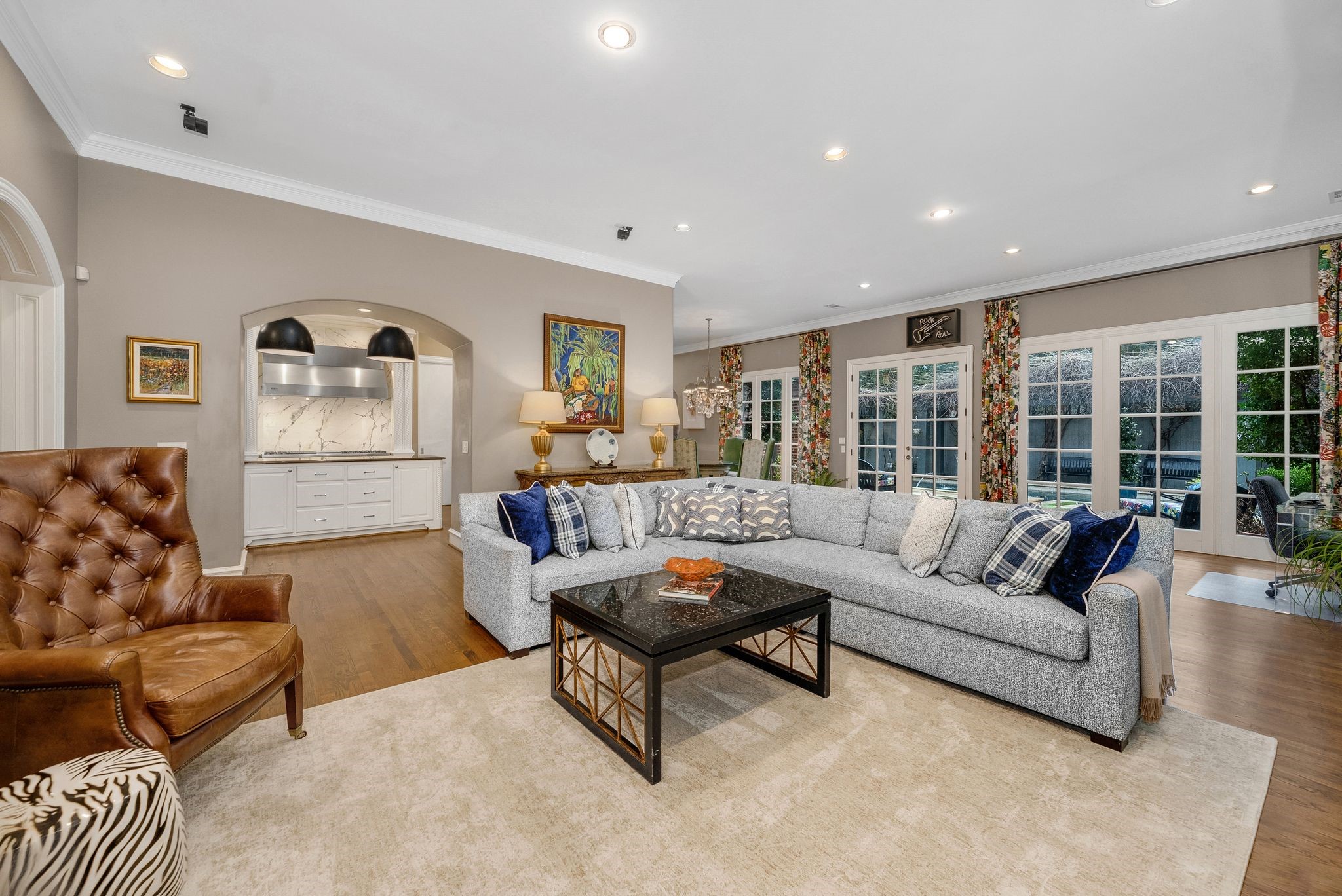 6607 Glendora Avenue