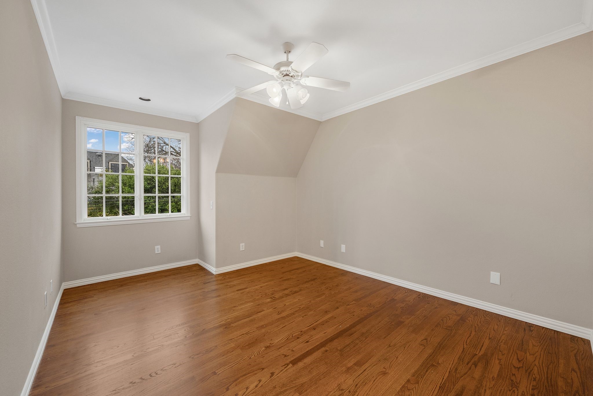 6607 Glendora Avenue