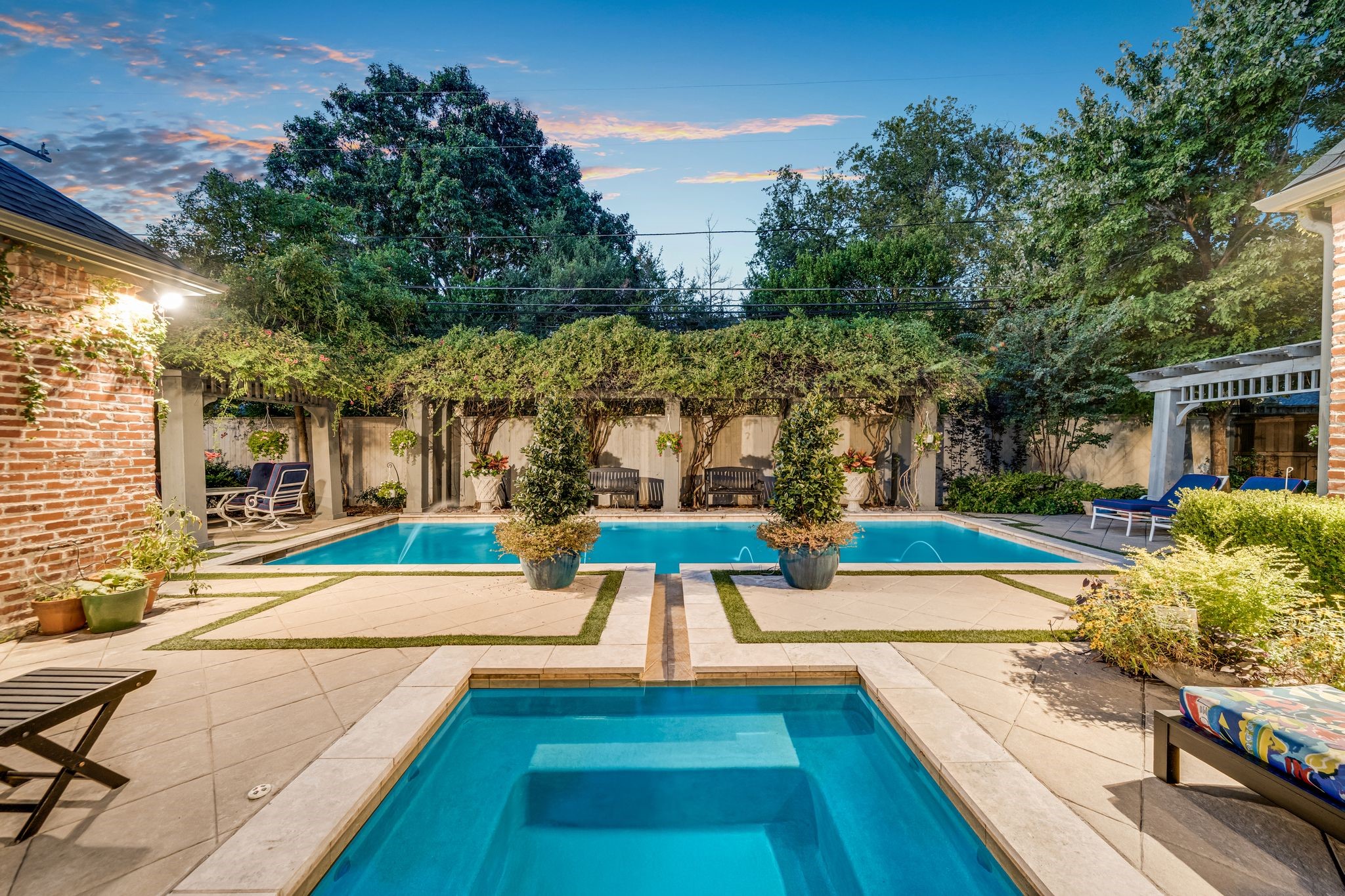 6607 Glendora Avenue