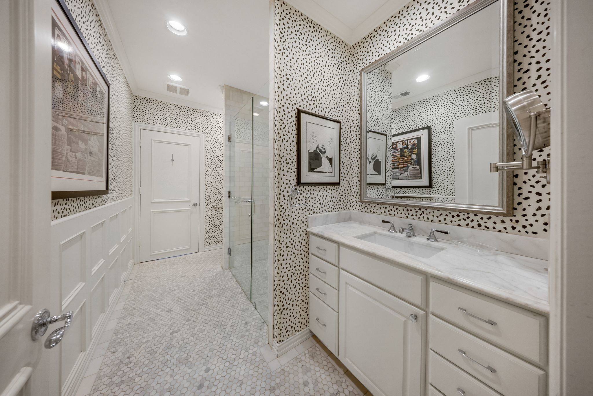 6607 Glendora Avenue