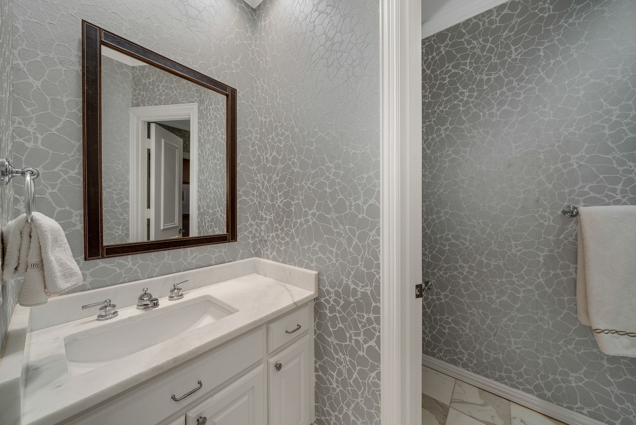 6607 Glendora Avenue