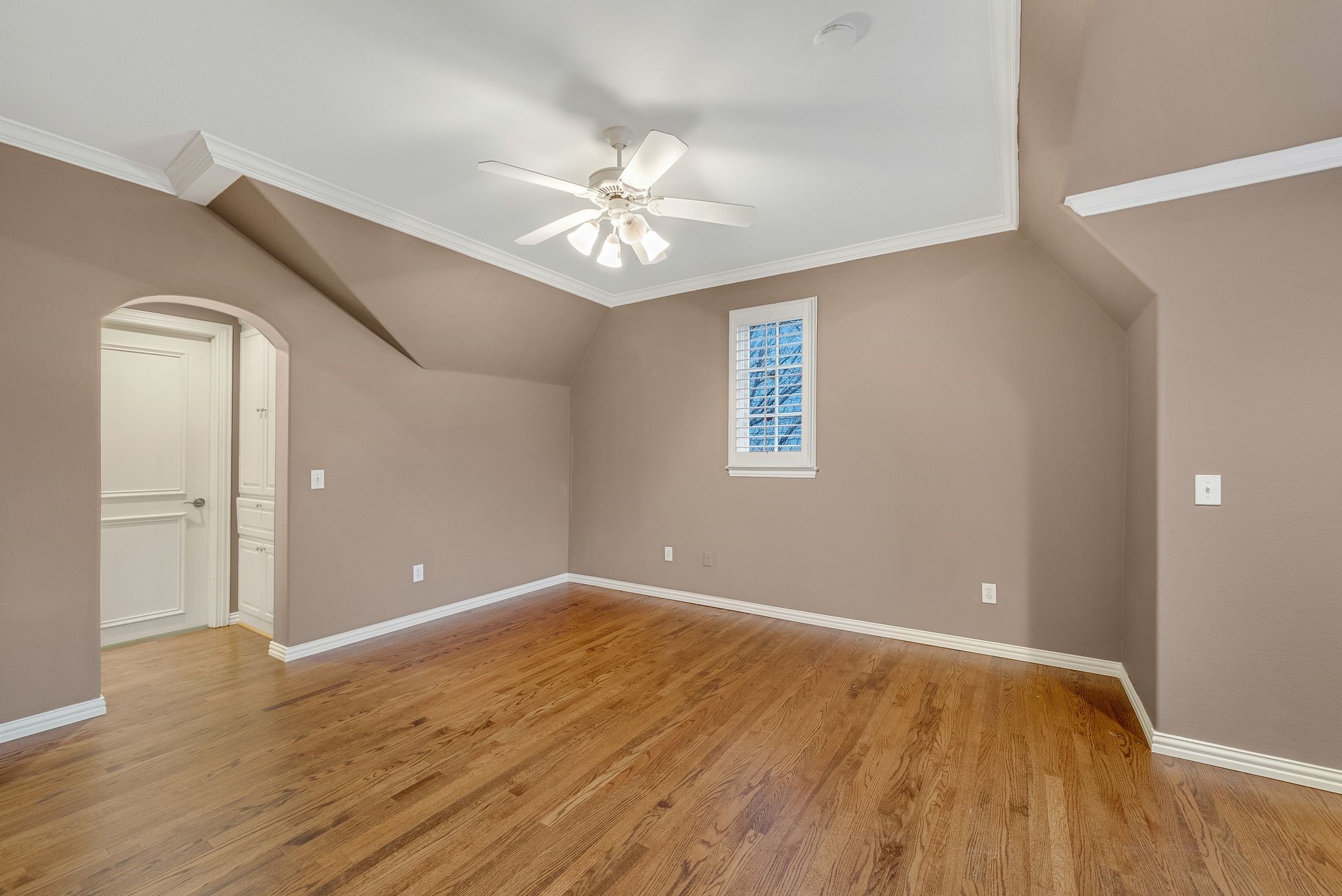 6607 Glendora Avenue