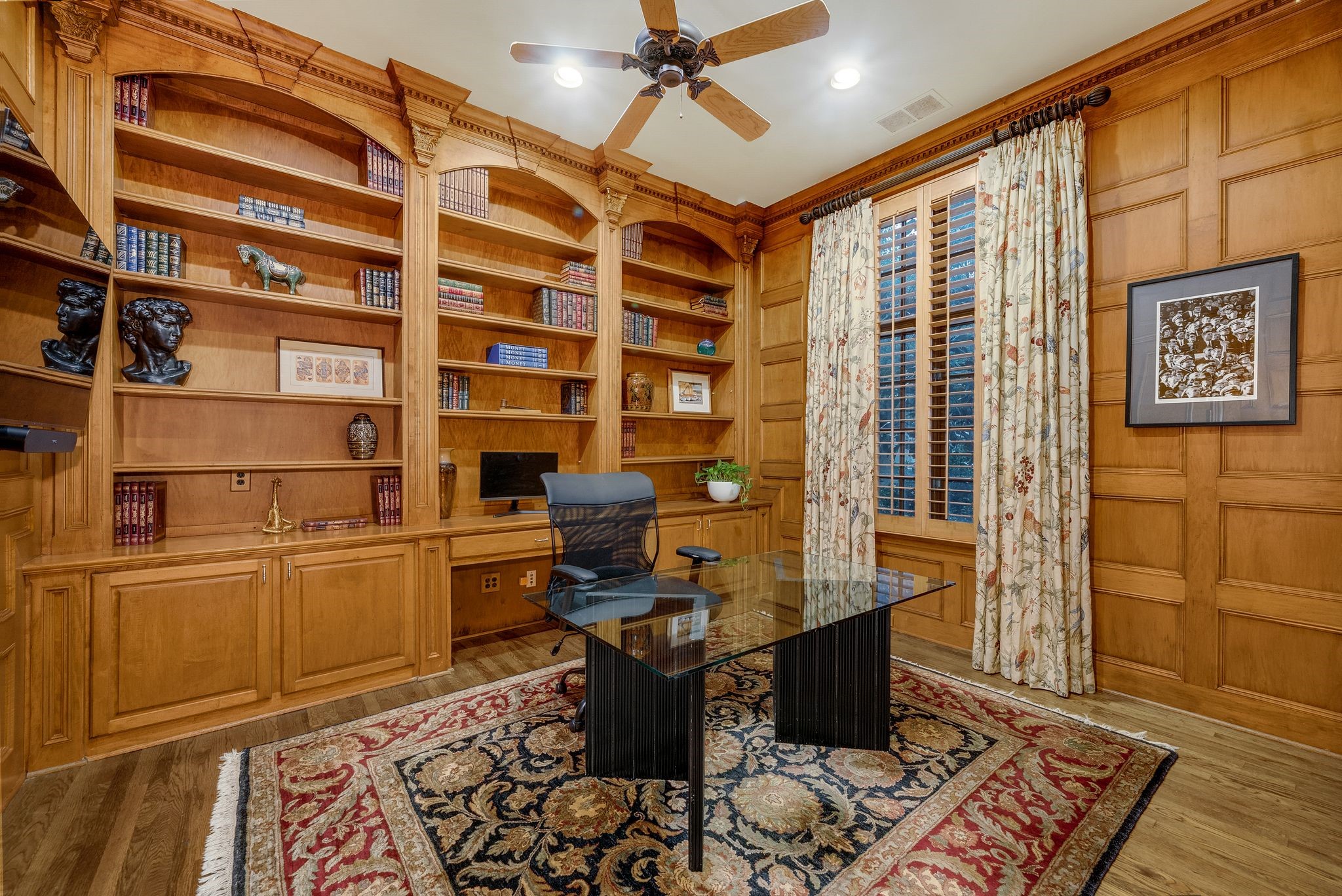 6607 Glendora Avenue