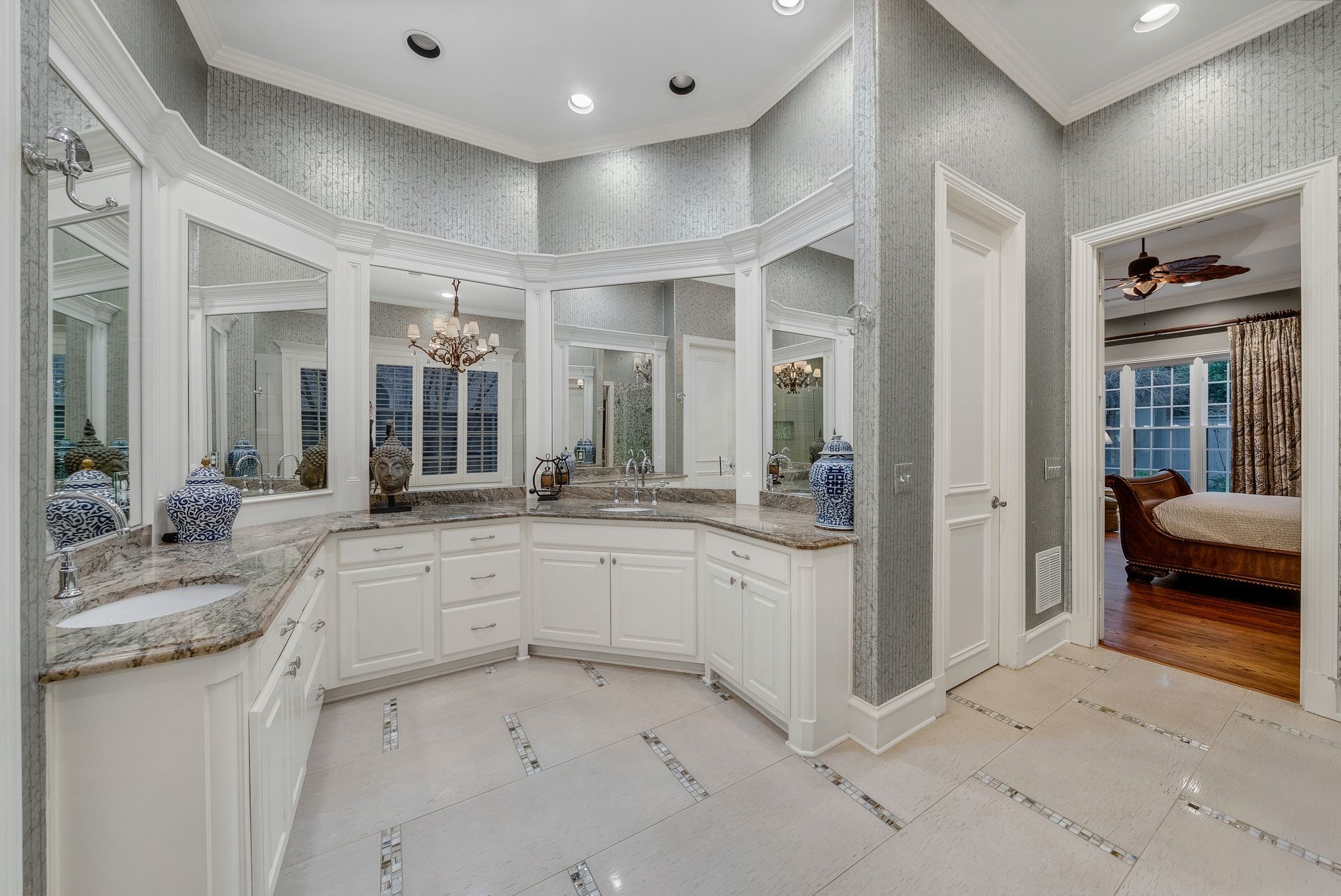 6607 Glendora Avenue