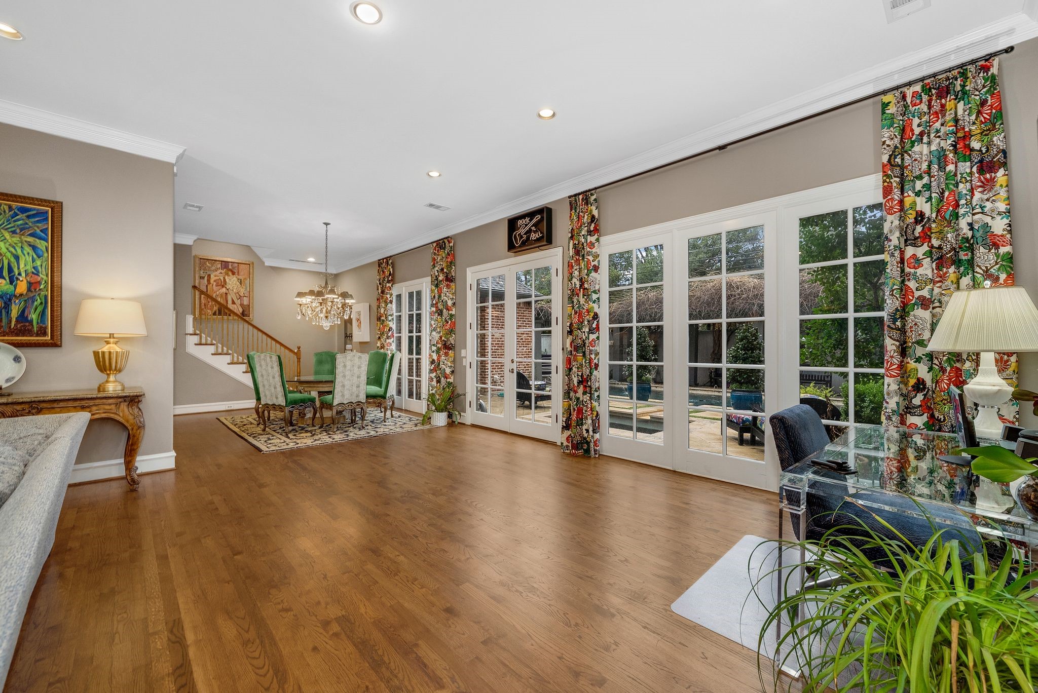 6607 Glendora Avenue