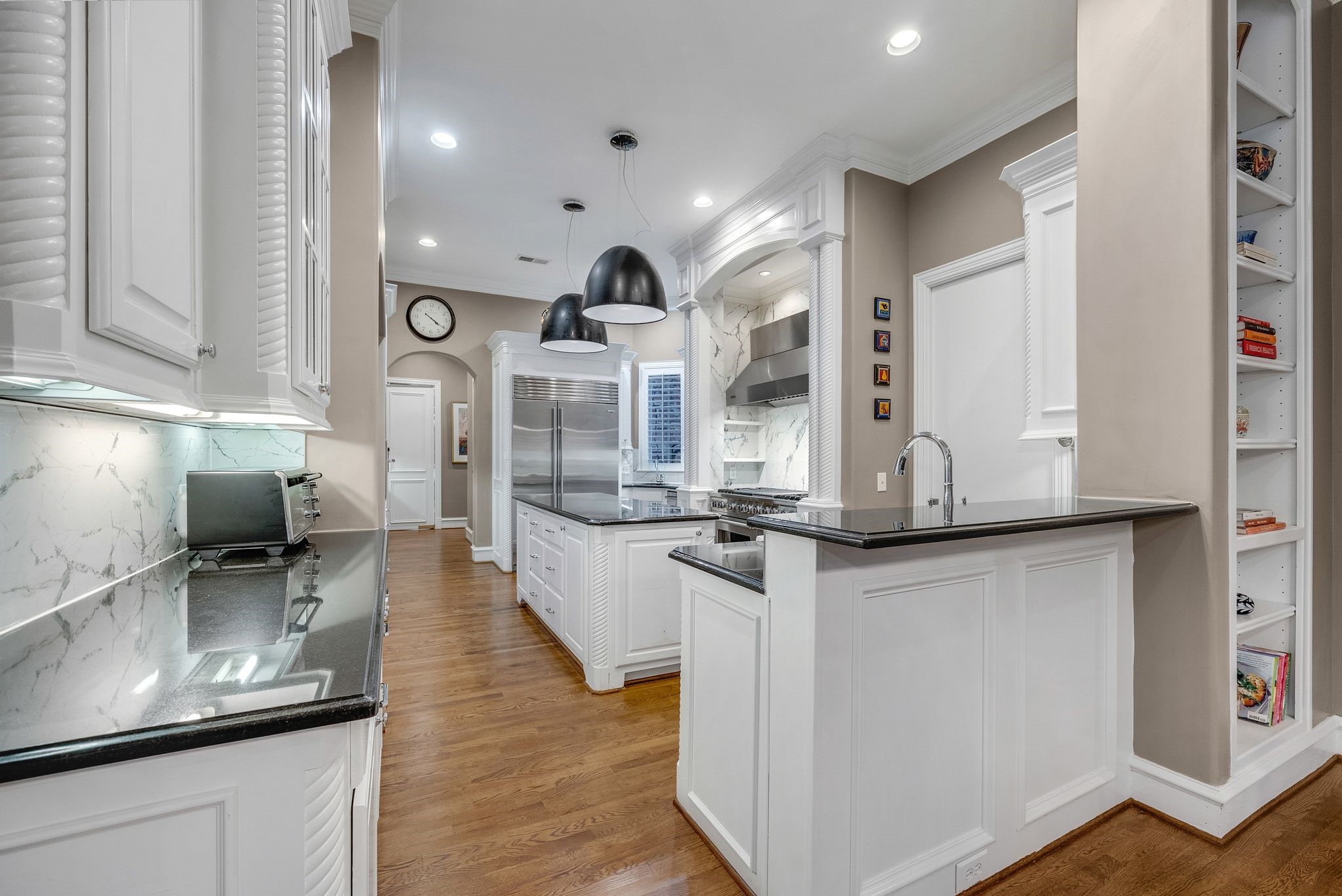 6607 Glendora Avenue