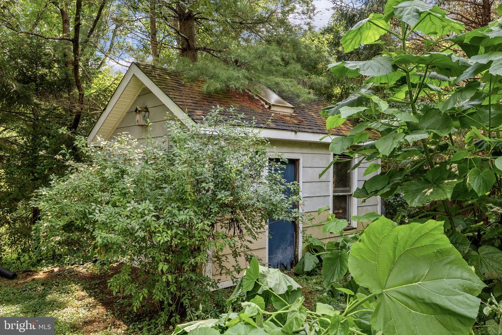 2083 OLD SAWMILL LANE