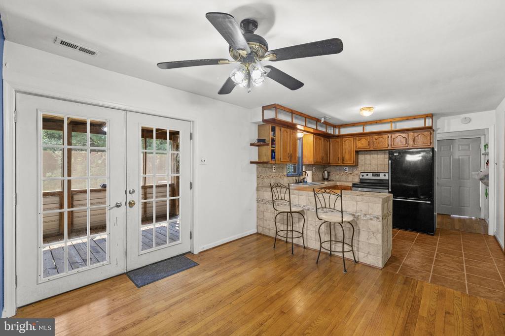 2083 OLD SAWMILL LANE
