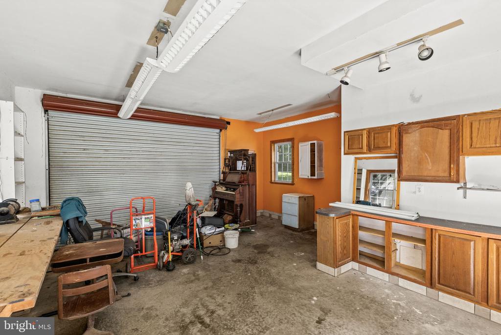 2083 OLD SAWMILL LANE
