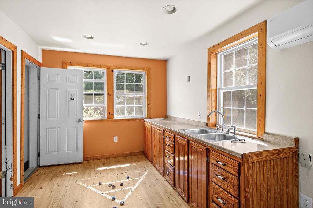 2083 OLD SAWMILL LANE