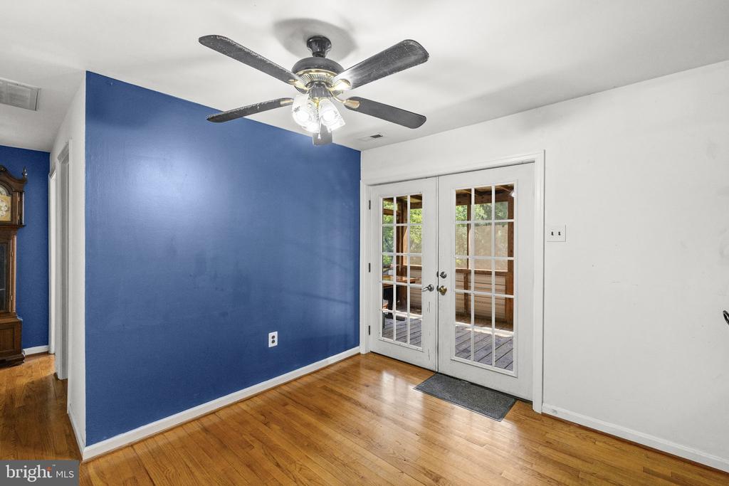 2083 OLD SAWMILL LANE