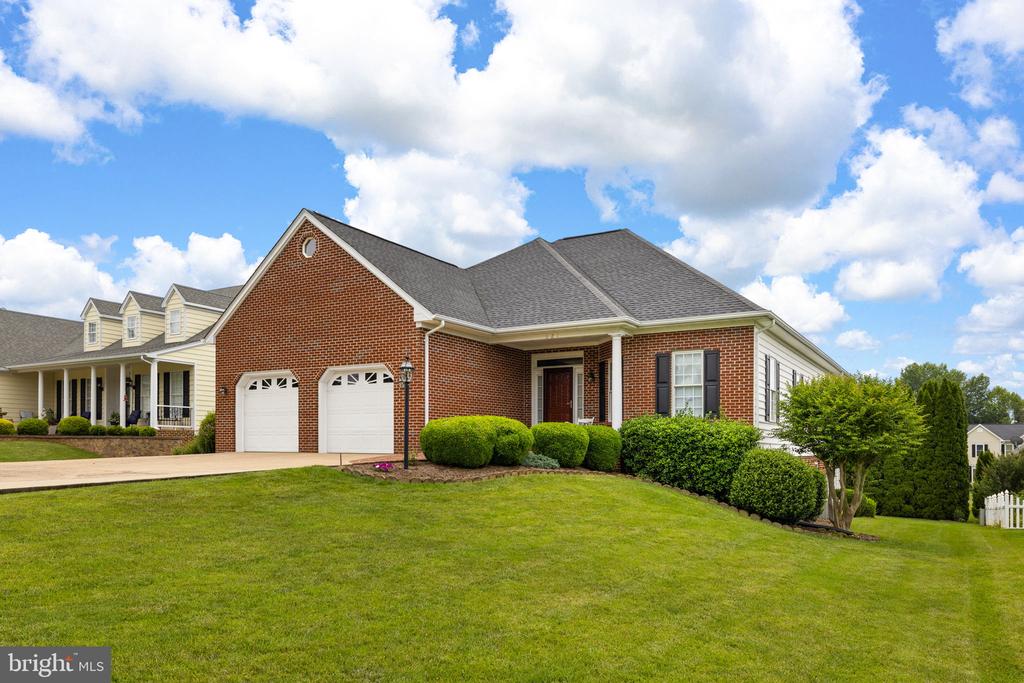 621 COUNTRY CLUB ROAD